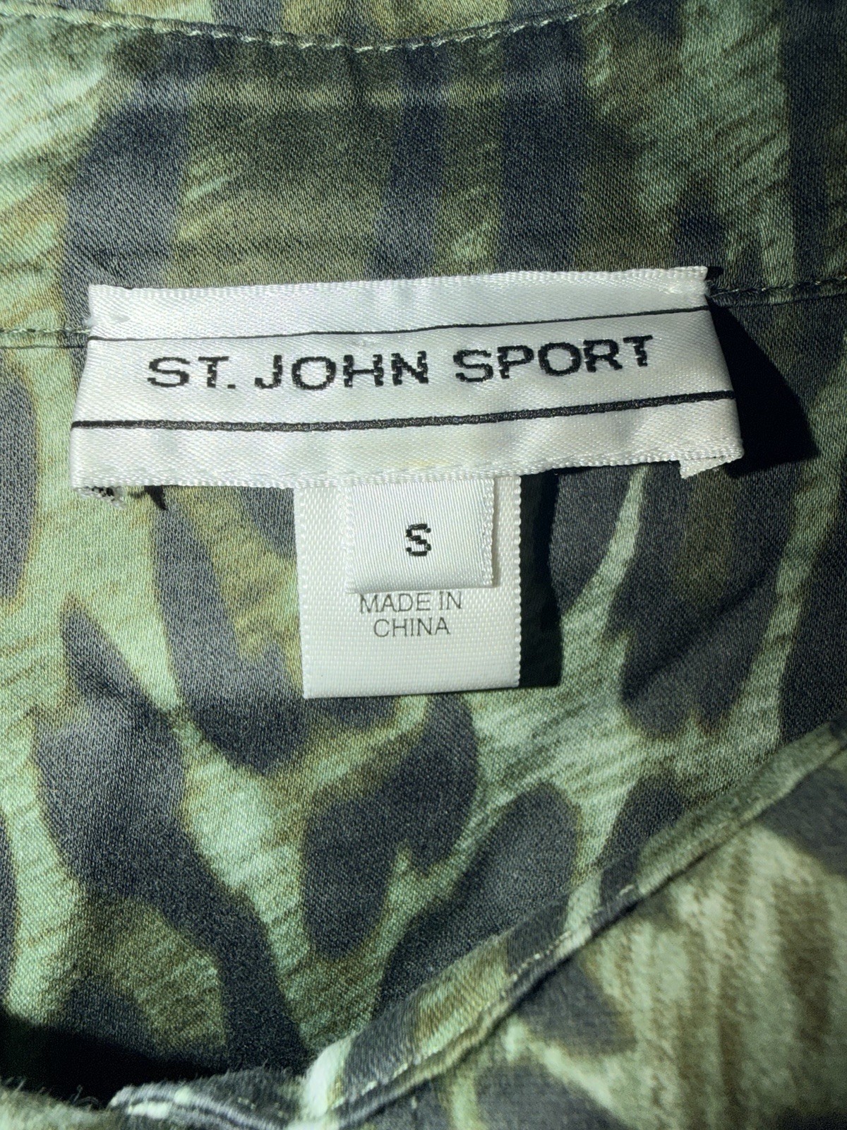 St. John Sport Marie Gray Silk Blend Green Cheetah Leopard Print Blouse Small