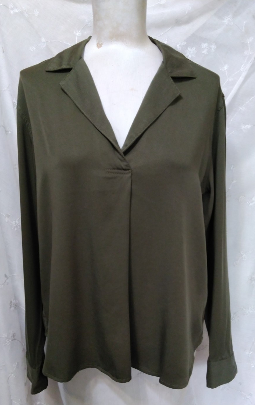 New GAP Size Medium TENCEL™ Lyocell Popover Shirt Curved Hemline Army Green $59
