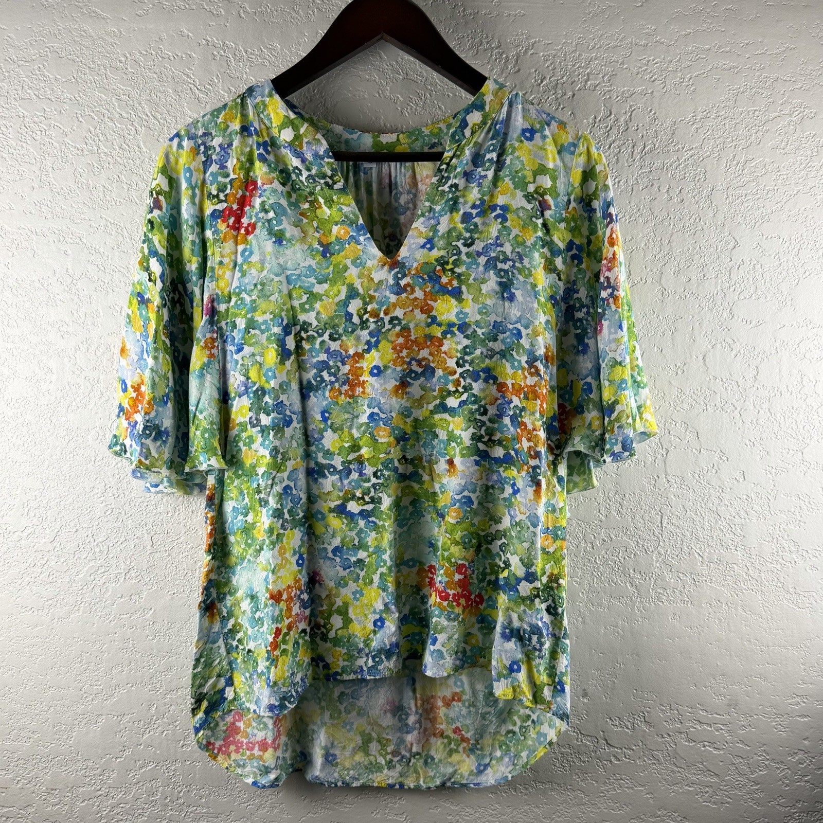 Jams World Floral Blouse Womens Small Multicolor Hawaii Rayon V Neck Flowy Top
