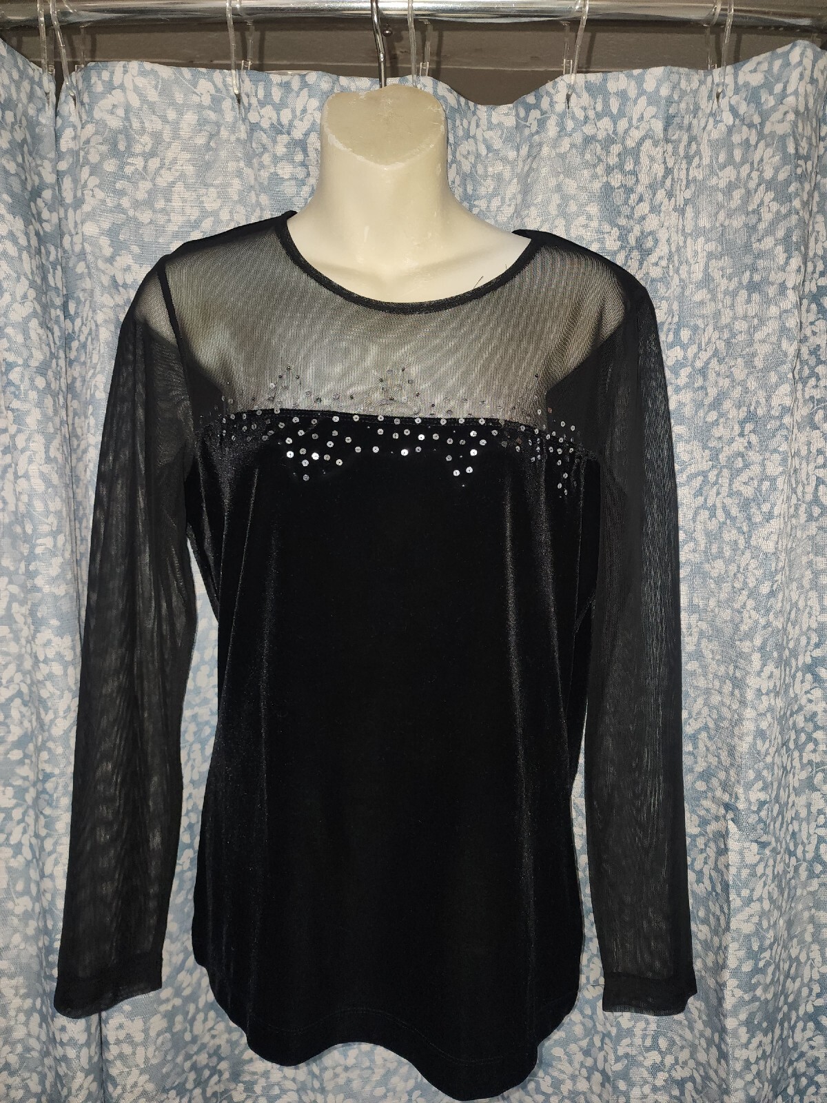 Women’s Medium Black Velvety Top W/Sheer Sleeves/Upper By Casual Corner Stretch
