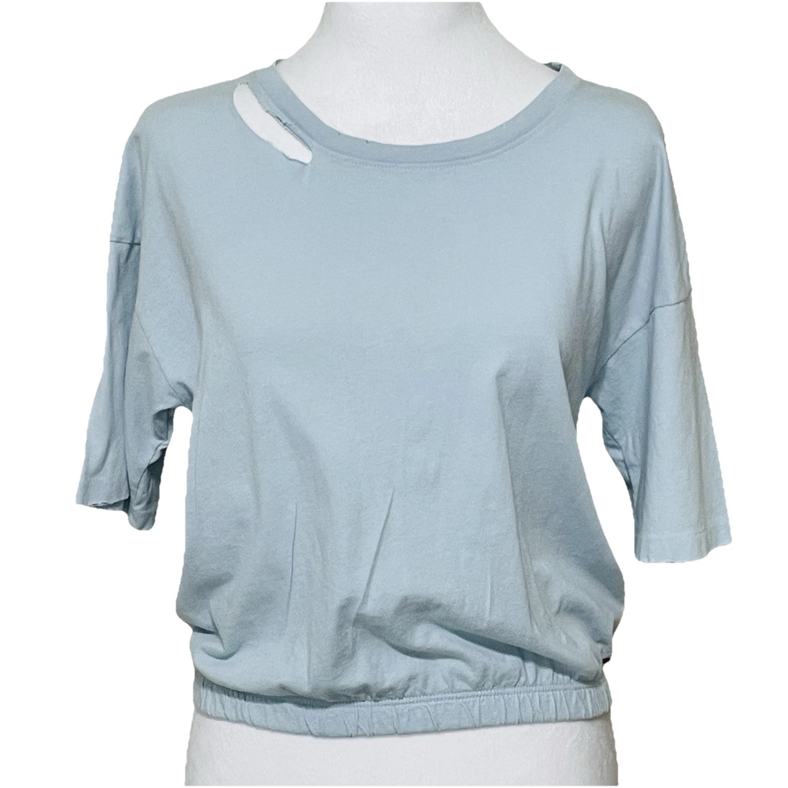 NEW n:PHILANTHROPY Top Distressed Blue Knit Shirt Split Neck Sz S Beachy Blouse