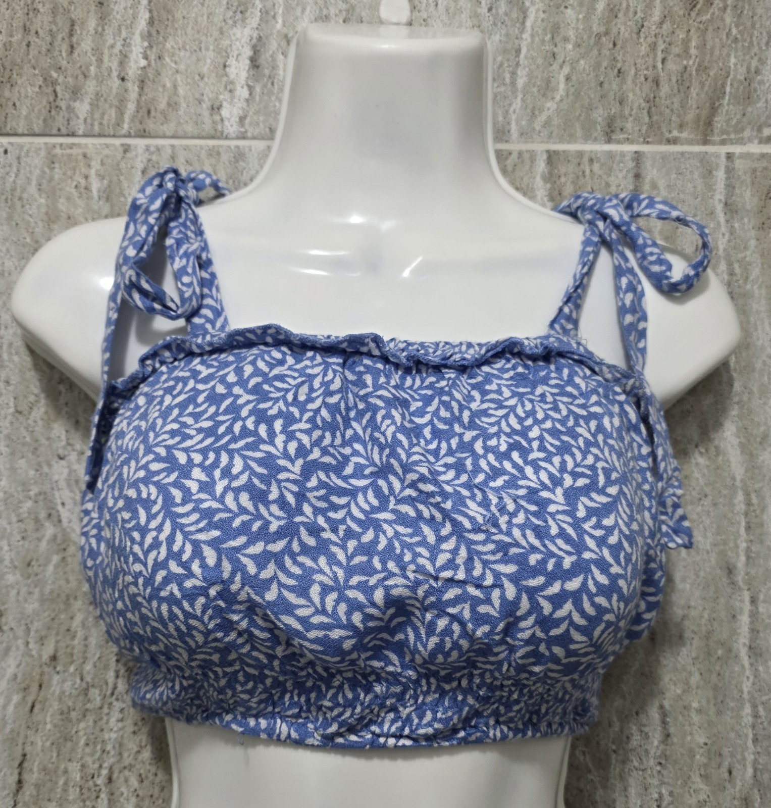 Kiwi & Punch Blue White Floral Tie Strap Crop Top Ruffle Bow Square Neck Size S