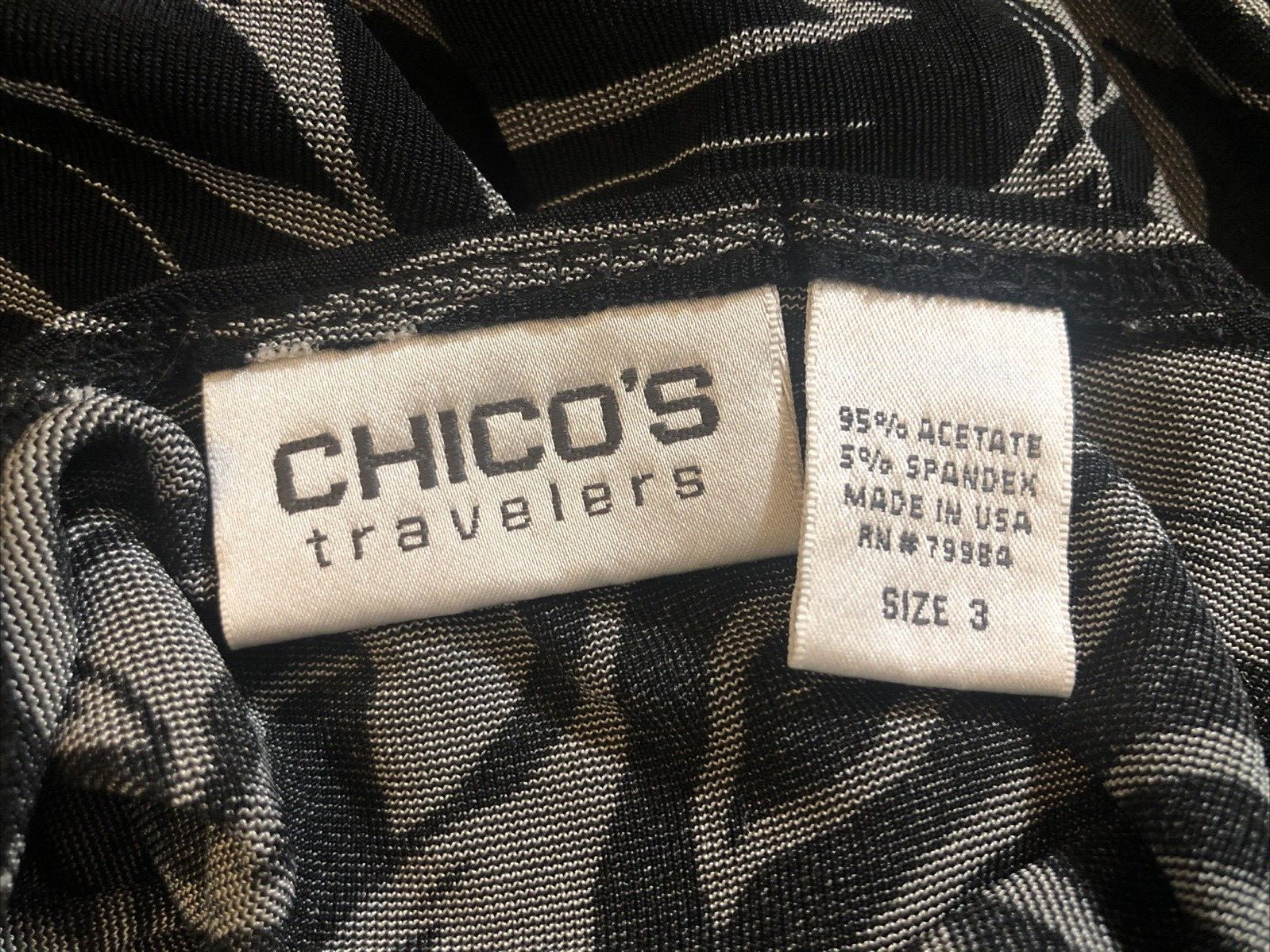 CHICOS TRAVELERS Size 3 LARGE Blouse Elastic Waist Black Gray Print Cross V-Neck