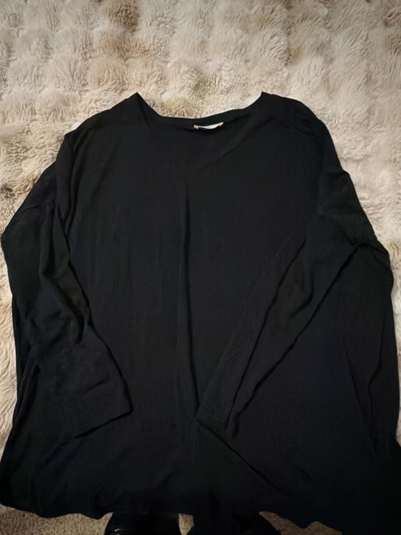Zenana Women’s Black Long Sleeve Oversized Crew Neck T-Shirt