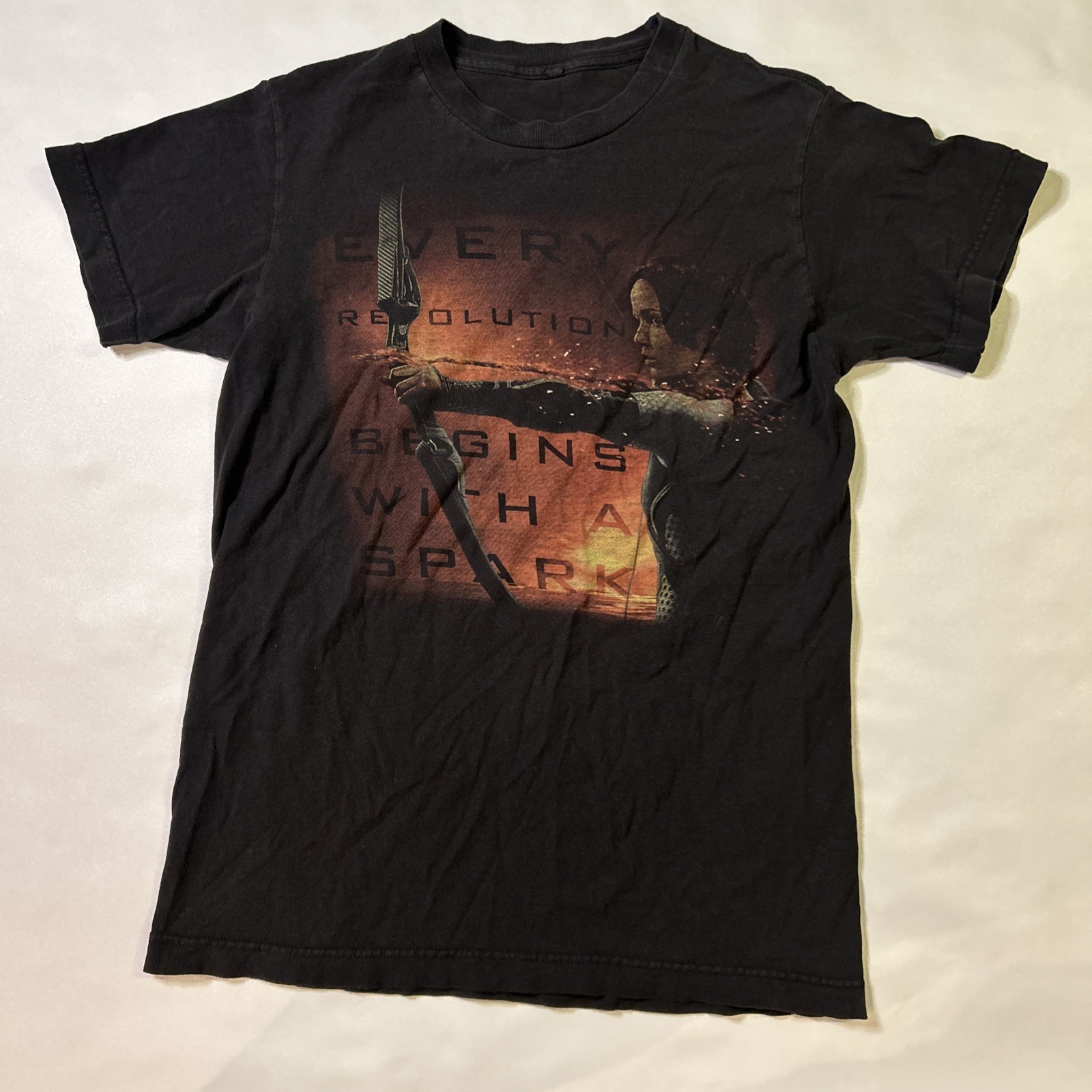 Adult S/M The Hunger Games T Shirt Promo Revolution Katniss Catching Fire