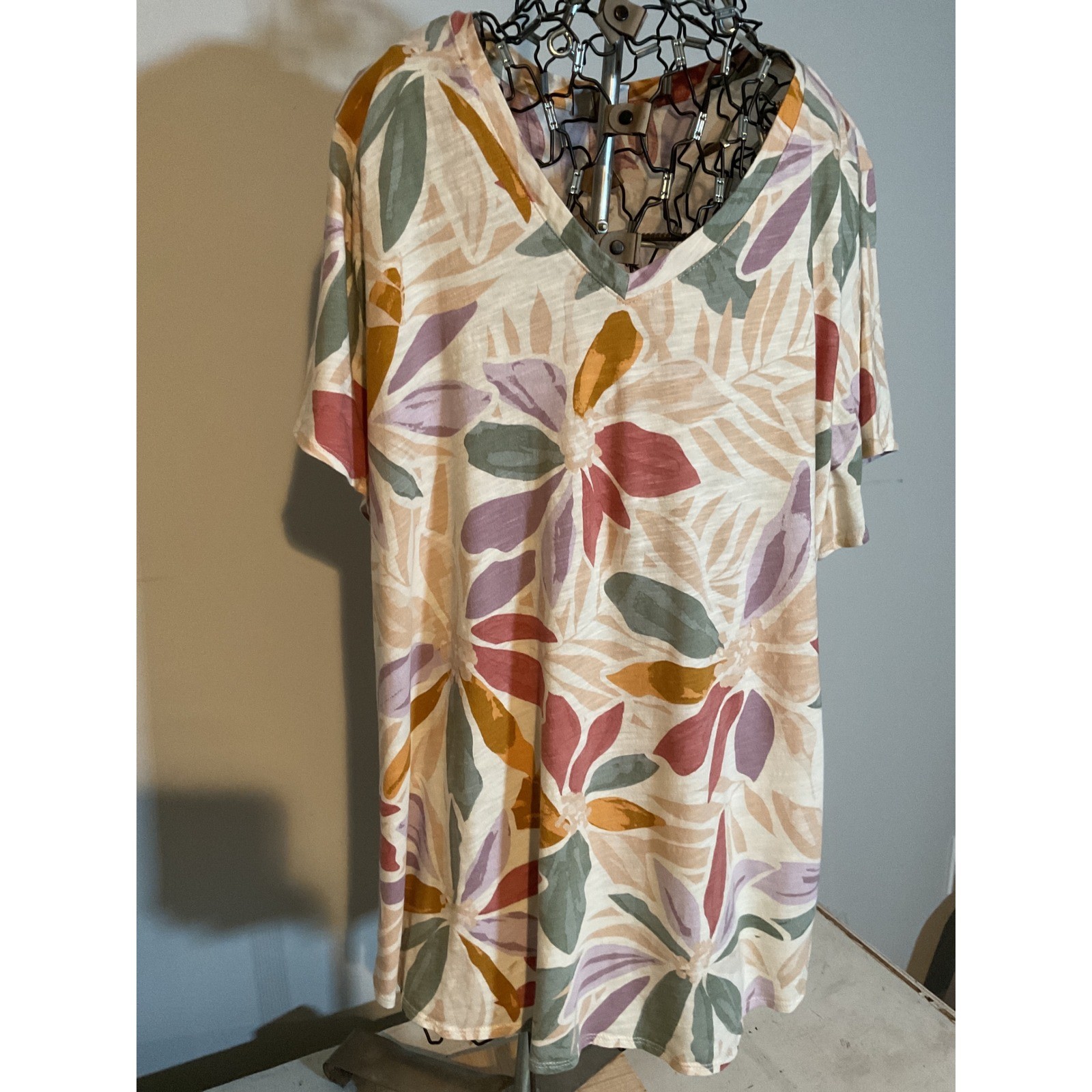 Nicole Miller New York Floral V-Neck Linen Cotton Top Short Sleeve Multicolor