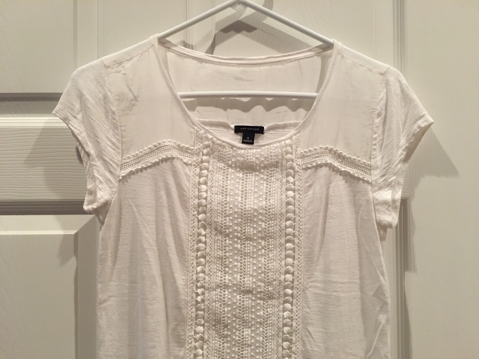 Ann Taylor Short Sleeve Shirt Top Lace Center White size S