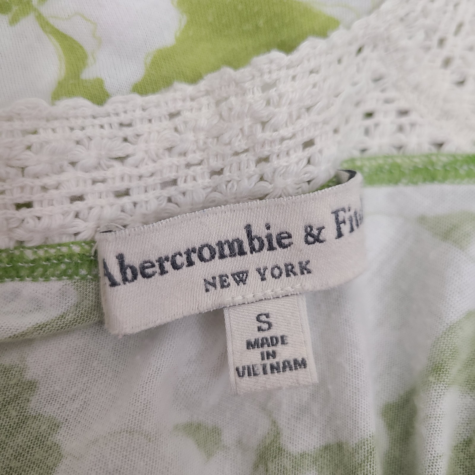Rare Abercrombie Vintage ♡ Y2K ♡Babydoll Green Flower Print Crochet Lace Top