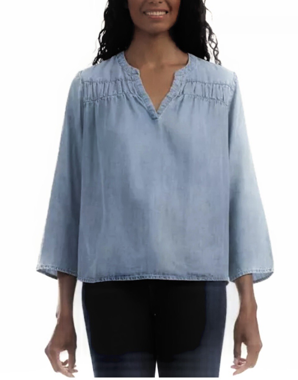 Splendid Ladies’ V-Neck Blouse. Loose Fit, Size M, Color Blue, 100% Lyocell.