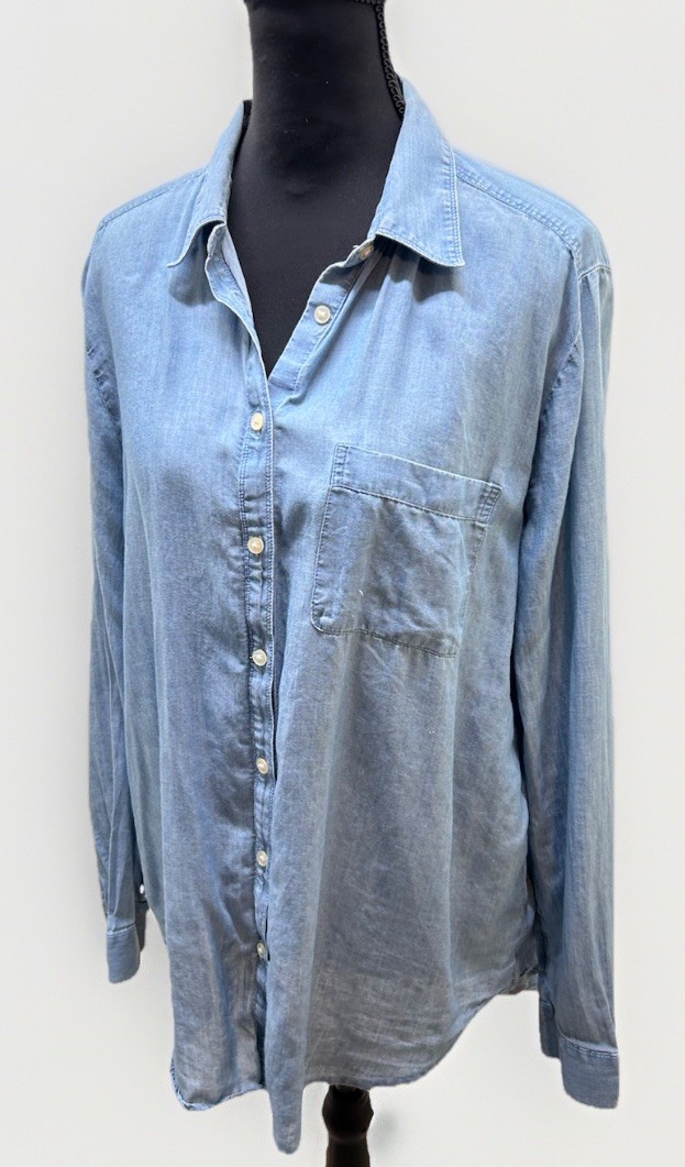 LOFT Light Wash Chambray Lyocell Button Front Shirt Womens L