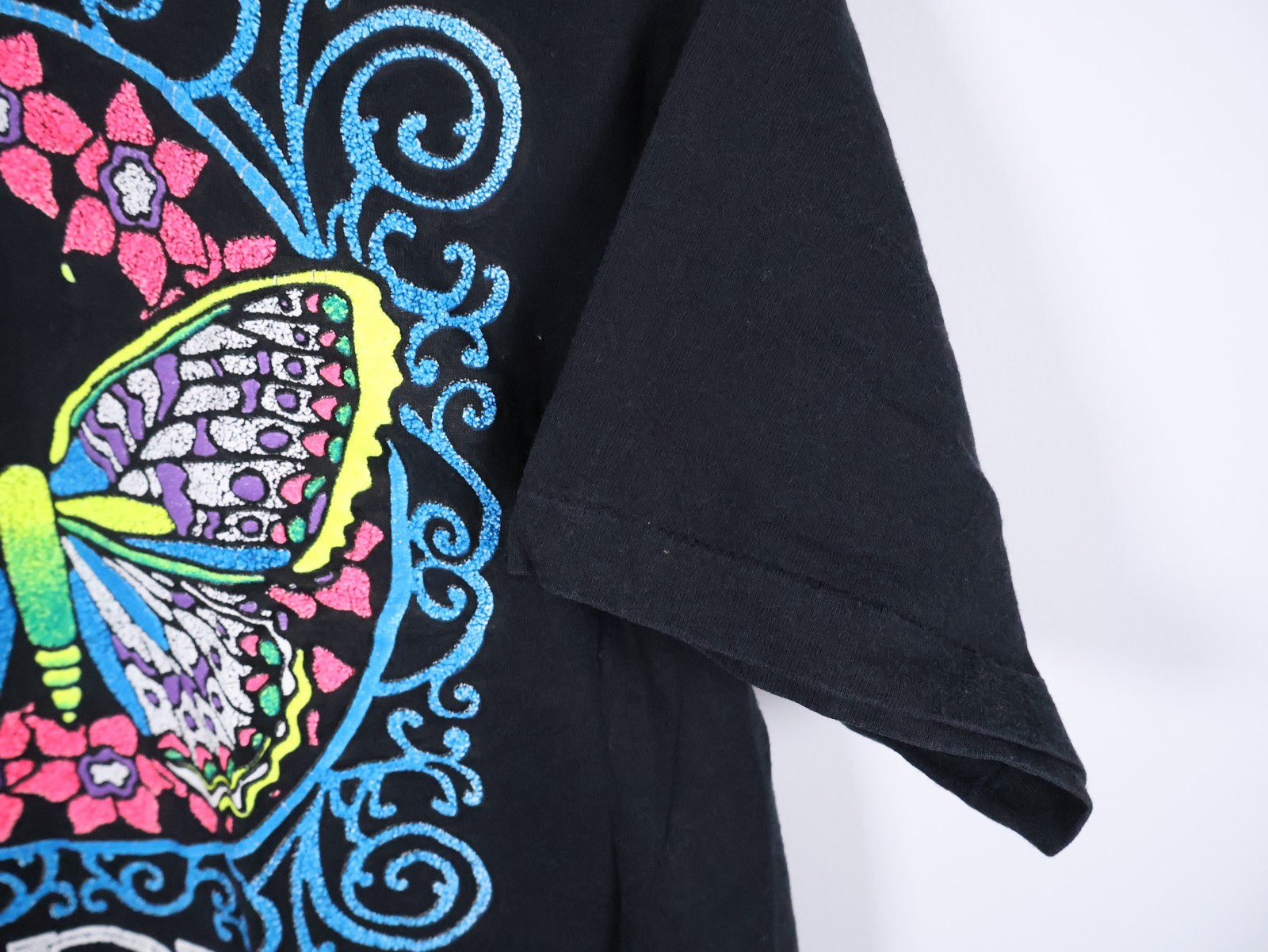 90s Cropped Butterfly T-Shirt Women’s One Size / Large Single Stitch VTG
