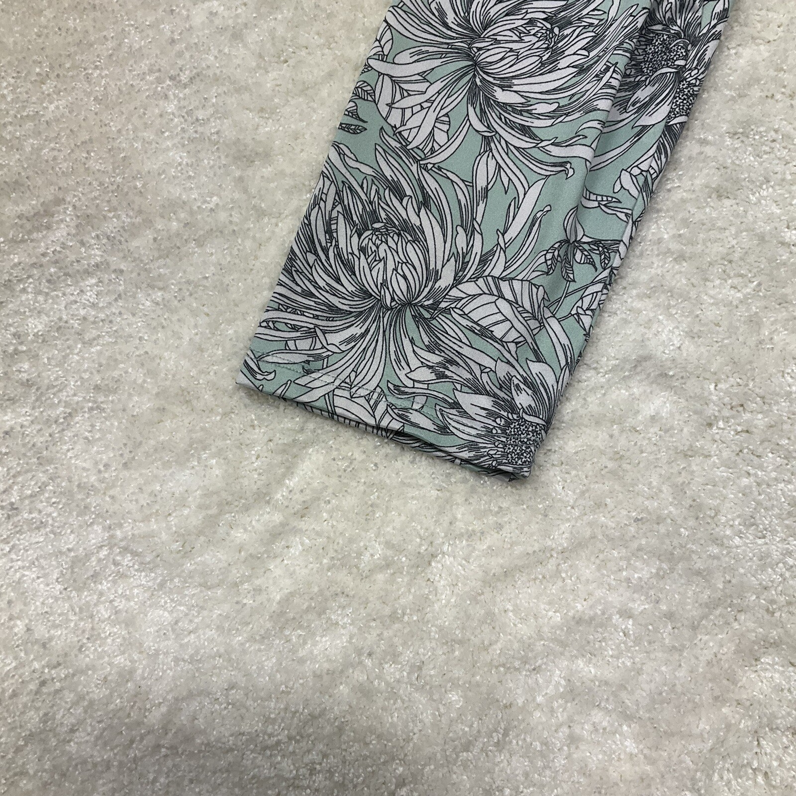 Nue Options Womens Size XL Floral Print Top 3/4 Sleeve Criss Cross Tie Neckline