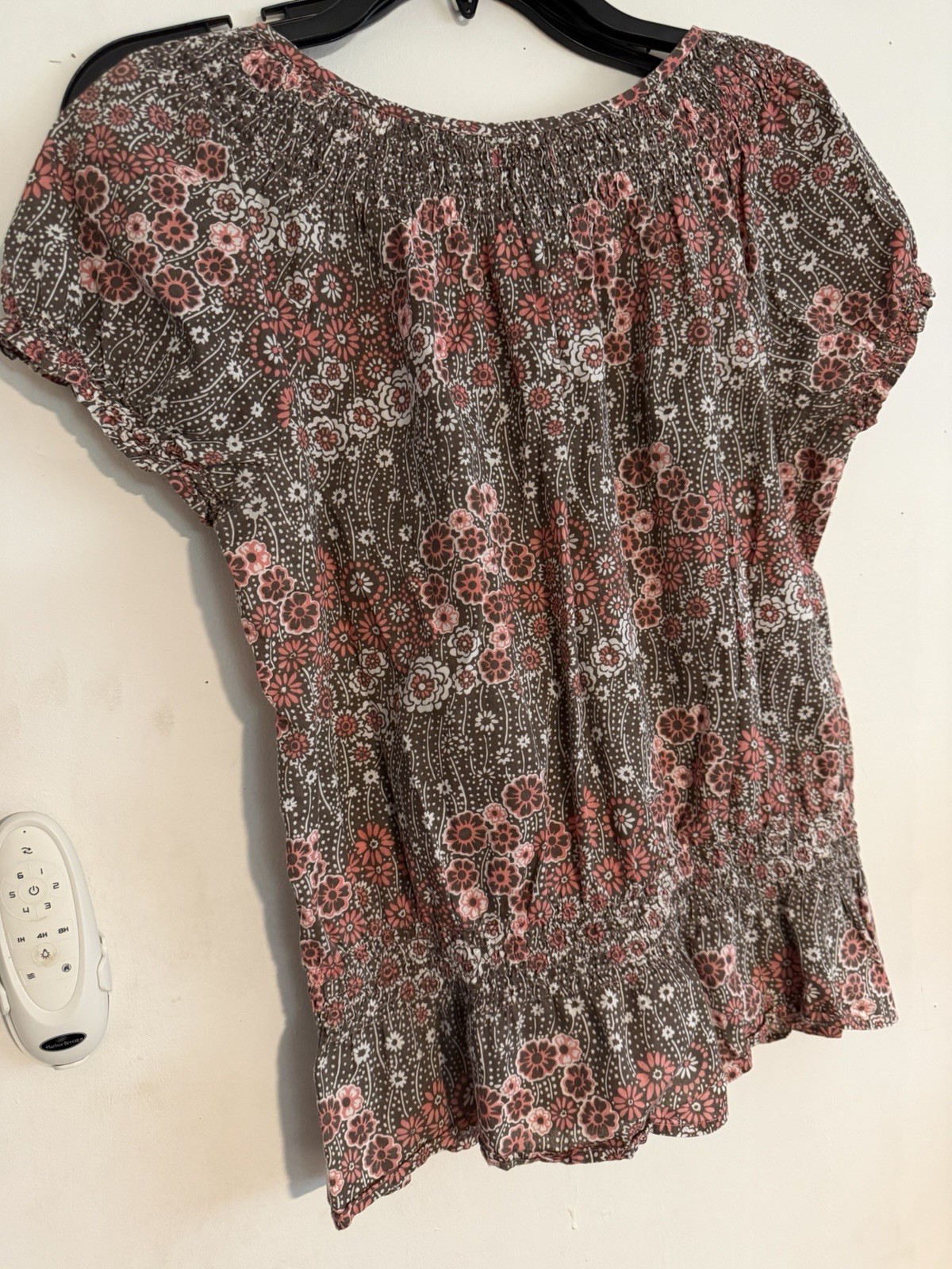 IZOD Women’s Brown Pink White Floral Button Front Smocked Blouse Short Sleeve M