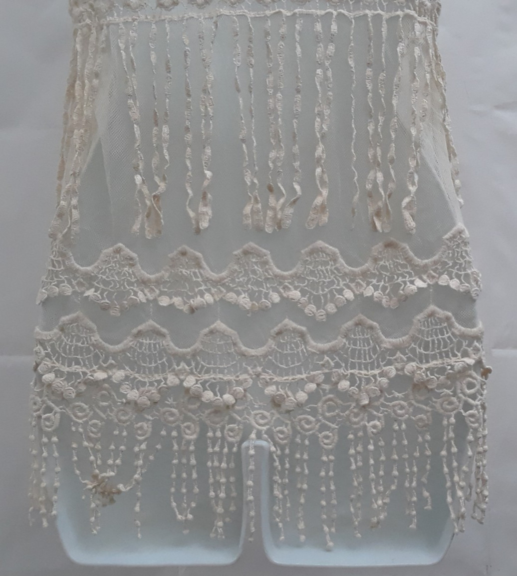CRYSTAL K Women’s Size Medium Sheer Lace Crochet Round Neck Sleeveless Top