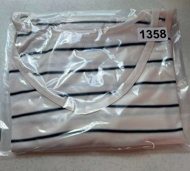 a.n.a A New Approach V-Neck Sleeveless Tank Top Women’s Size XL White Black NWT