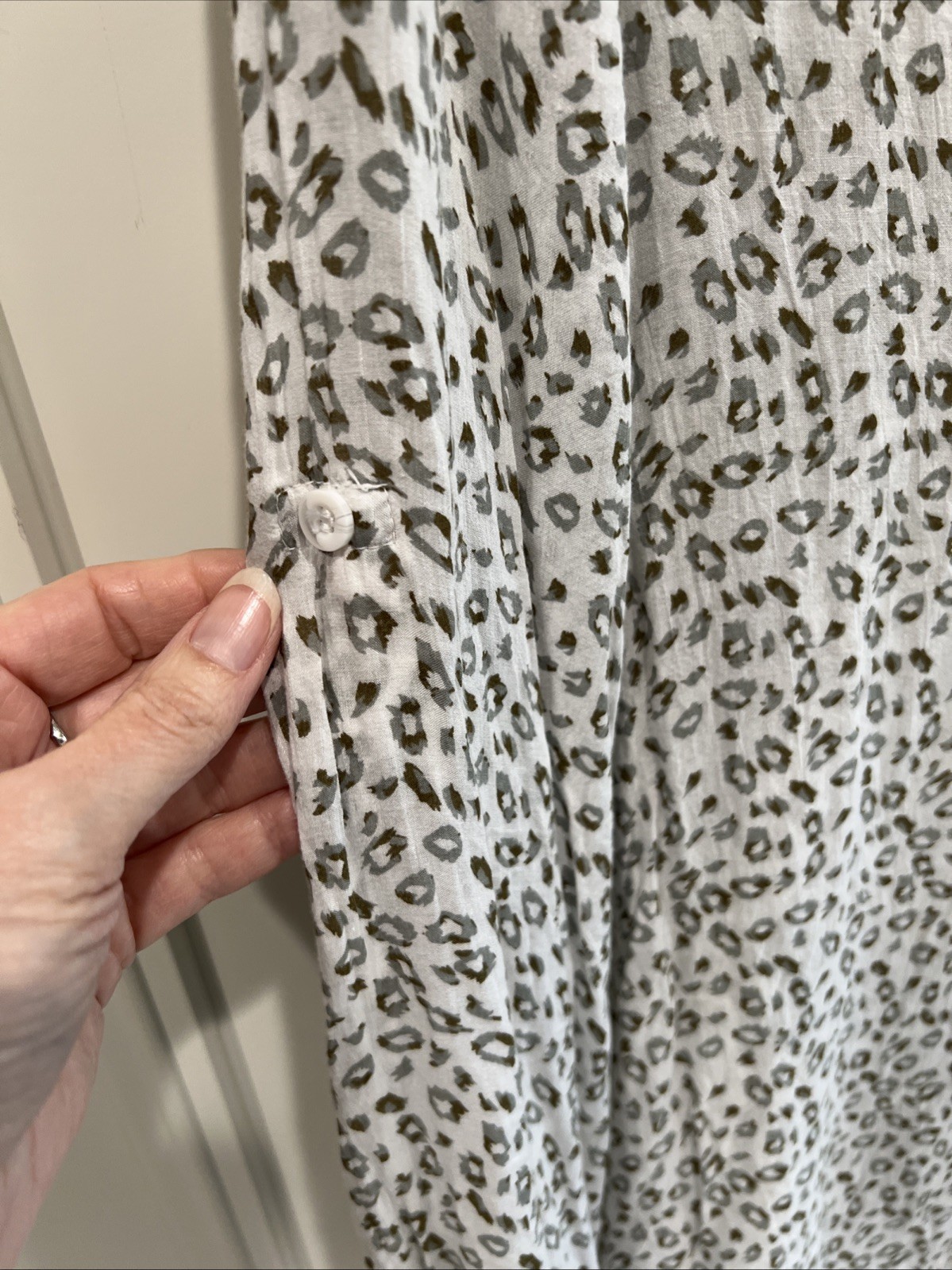 Bella Dahl Animal Leopard Print Button Up Tunic Shirt Size Large Tissue Thin