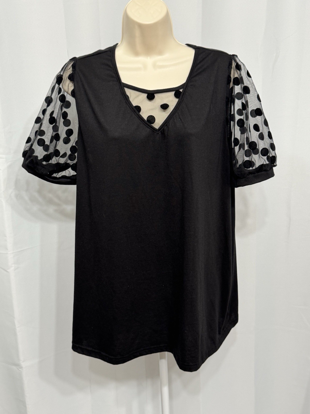 Bloom Chic Women’s Black Lace Polka Dot Ballon Sleeve Round Neck T-Shirt 14-16