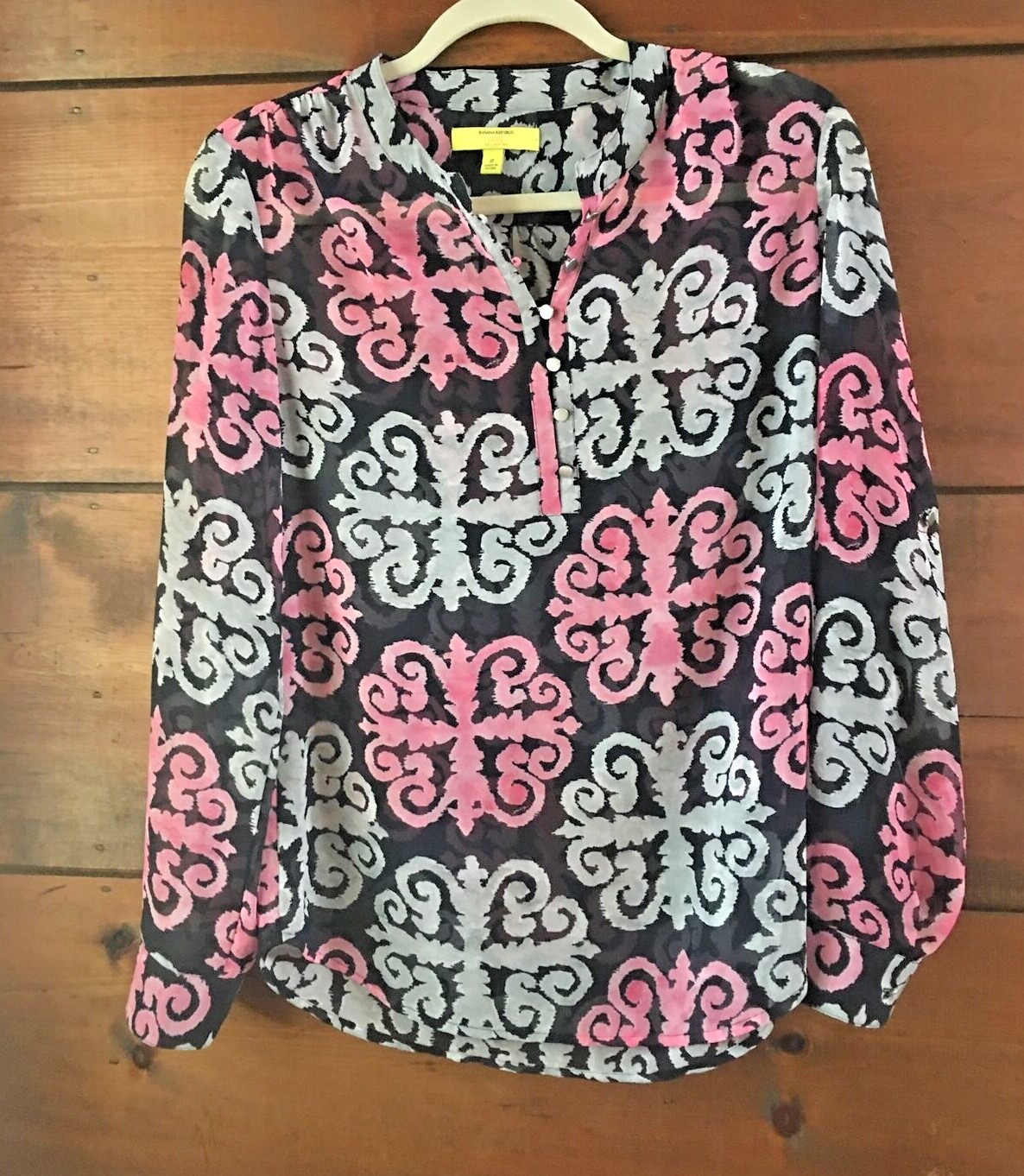 Banana Republic Size 2 Milly Collection Sheer Medallion Print Shirt Gray Pink