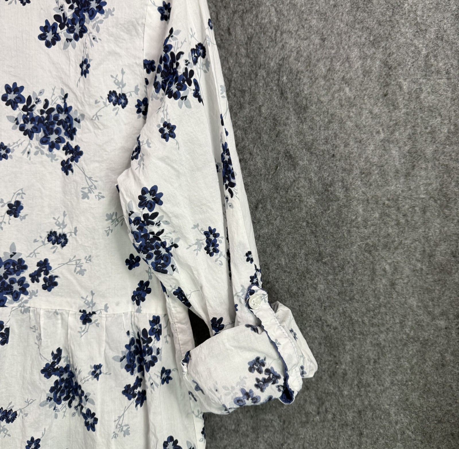 Salon Studio Women’s White Blue Floral Cotton Blouse Top Size M Pintuck Lace