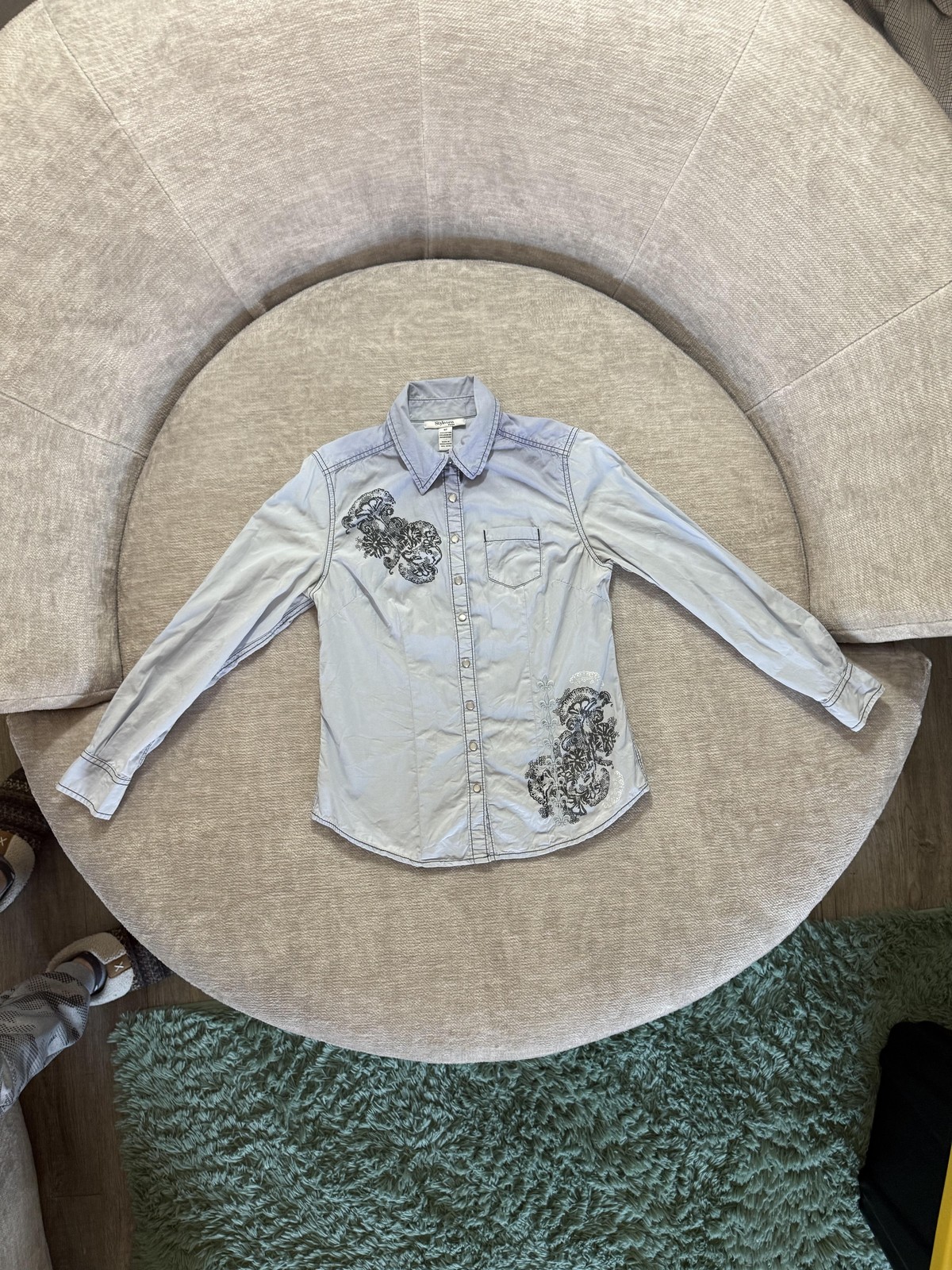 Style & Co Shirt Womens Petite 4P Blue Snap Front Floral Embroidered Western
