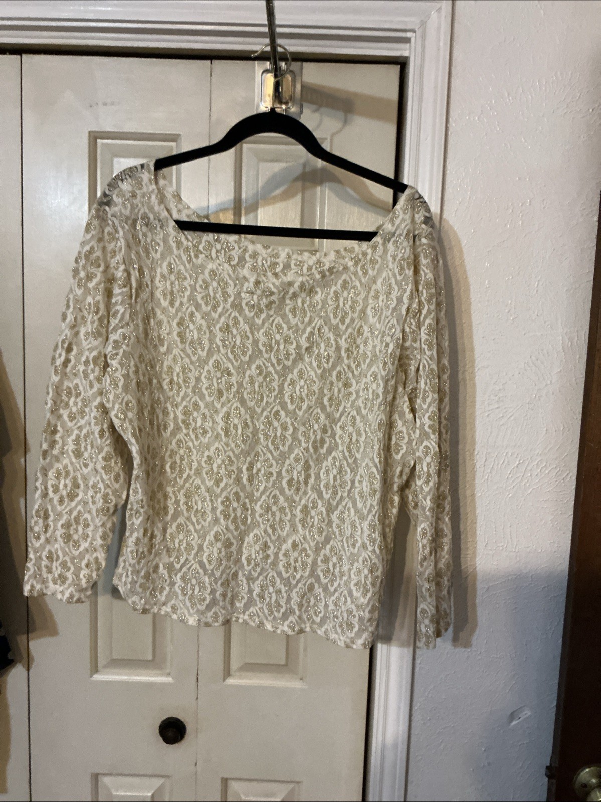 Vintage Nan Flower Gold Lace Blouse. Size 3X Mid Length Sleeved Excellent