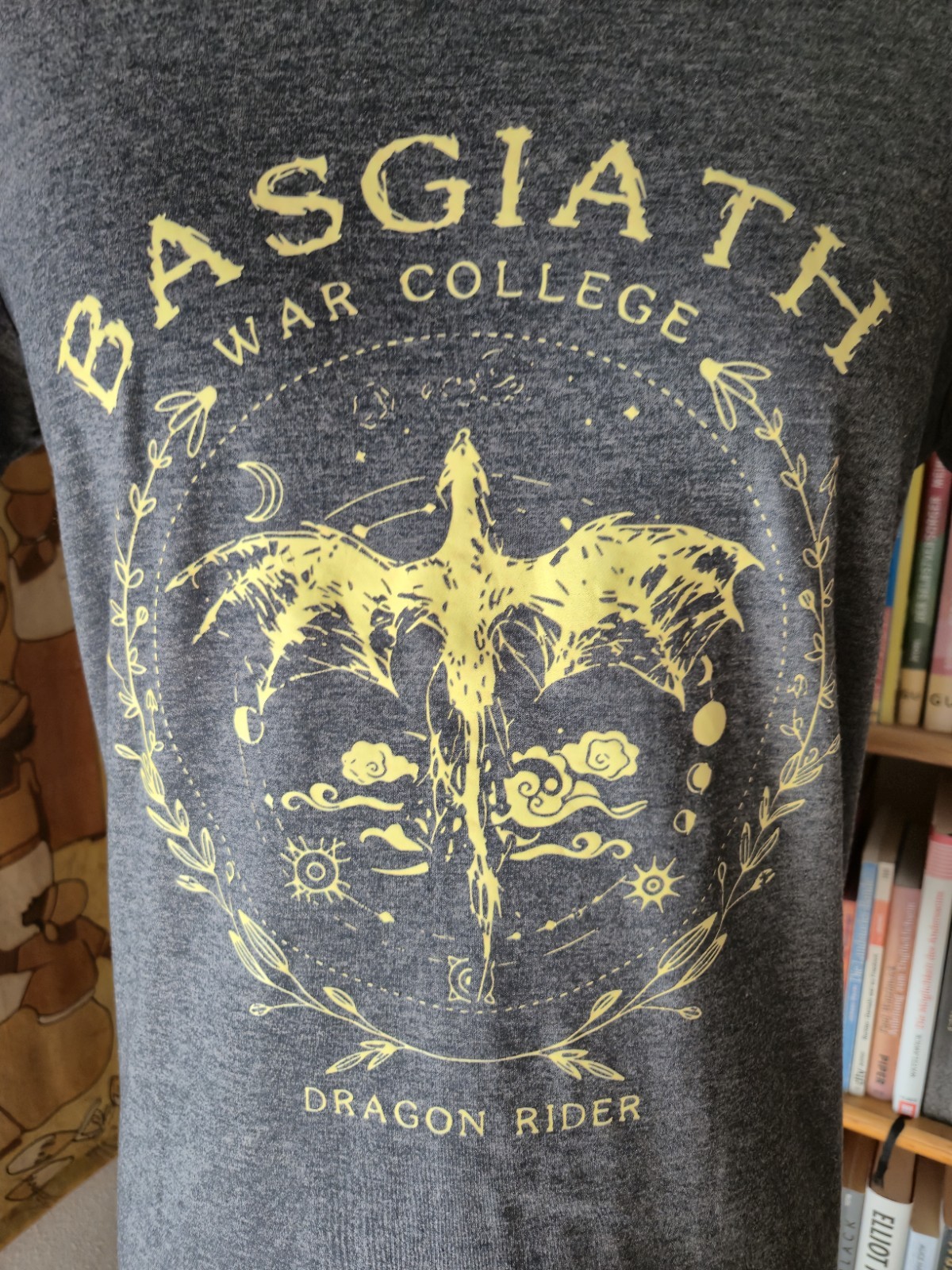 Womens Gray Fourth Wing T Shirt Sz S Crew Neck Short Sleeve Dragon Print Basgiath