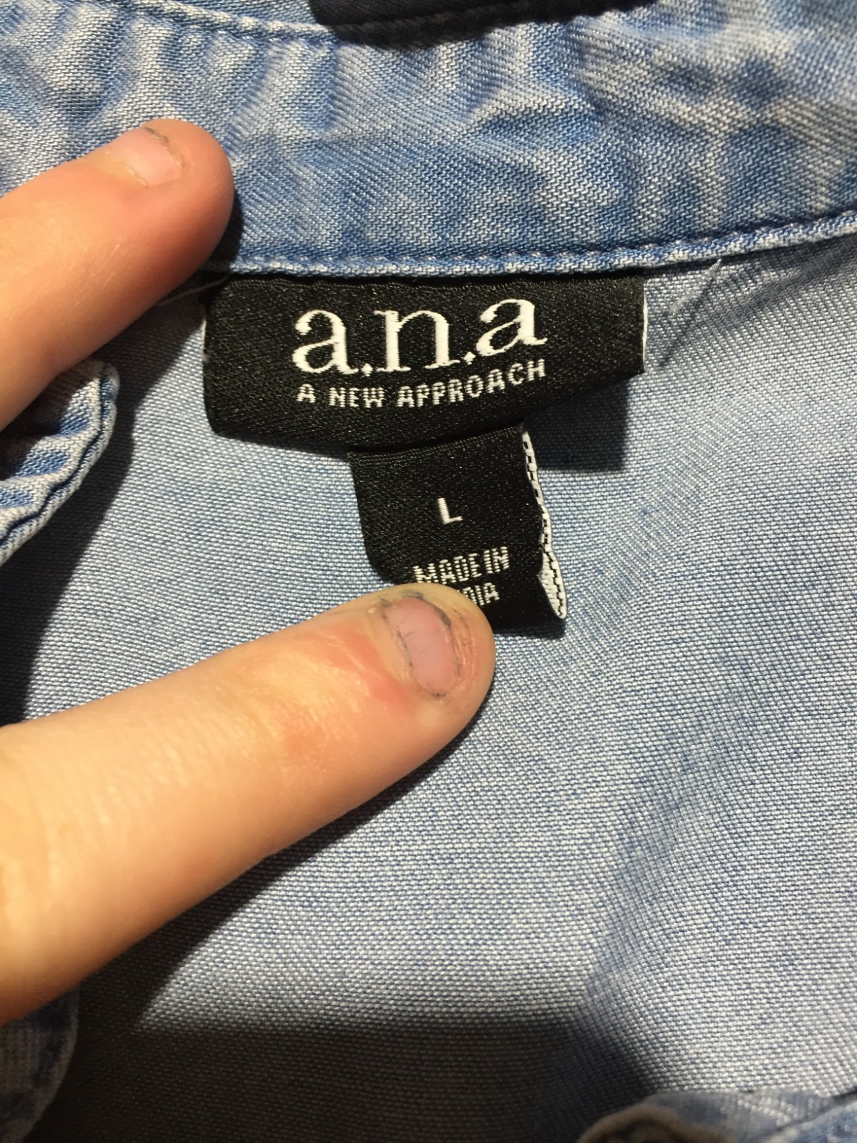A.n.a A New Approach Button Shirt Womens L Large White Blue Long Sleeve Pockets