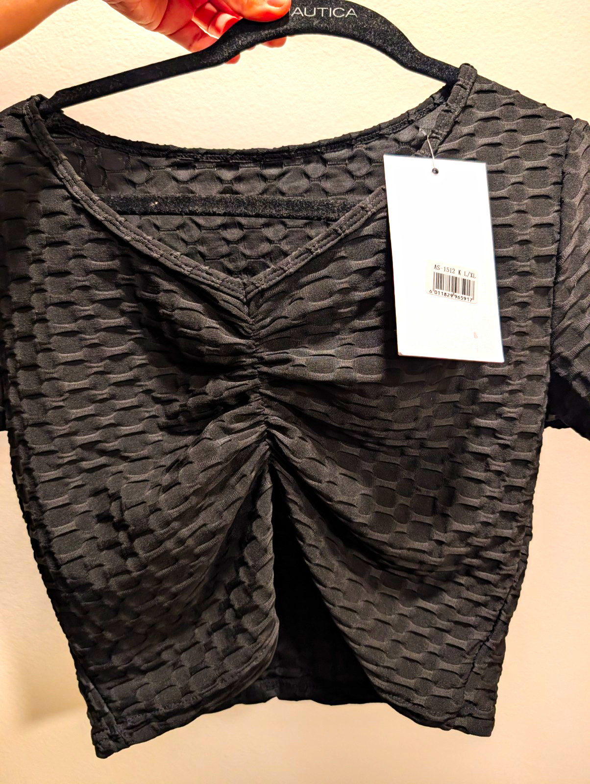 Leggings Park Women’s Black Textured Ruched V-Neck Short Sleeve Crop Top L/XL