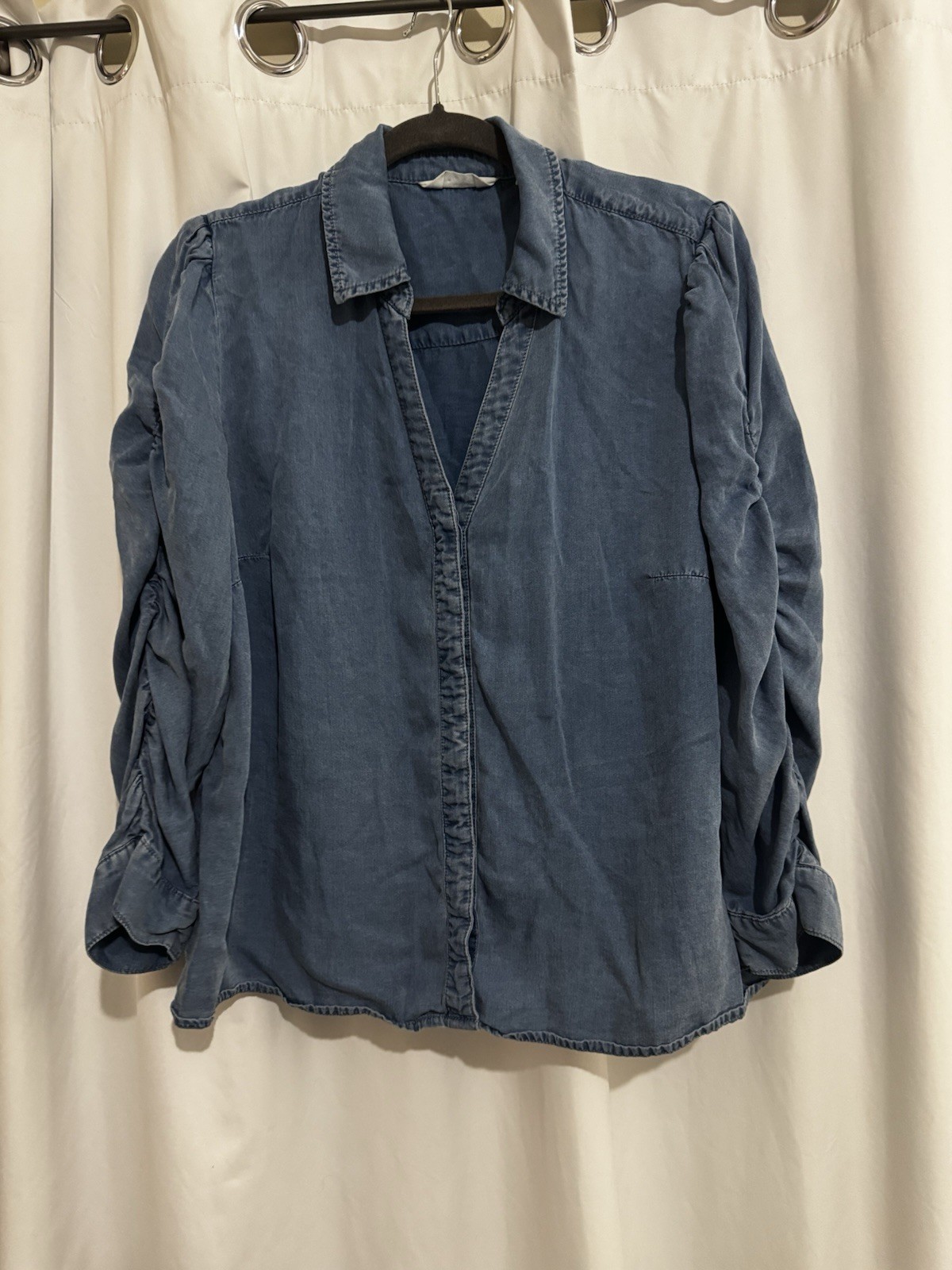 Women’s Washed Denim Buttonless Blouse with Gathered Sleeves -Me By Jennie Garth