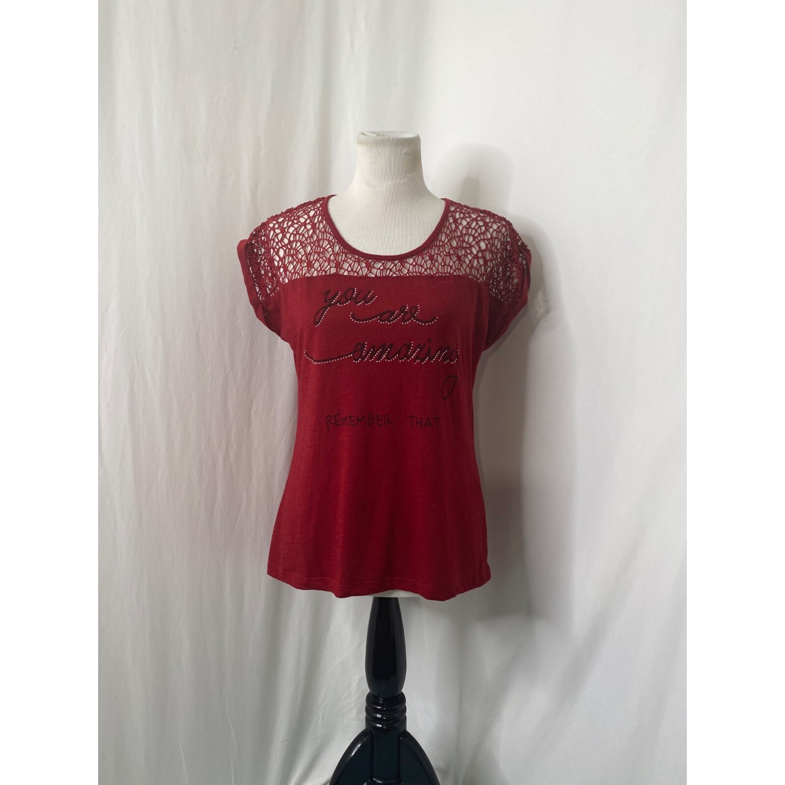 Local Womens Medium Shirt Red Crochet Top Short Sleeve Scoop Neck