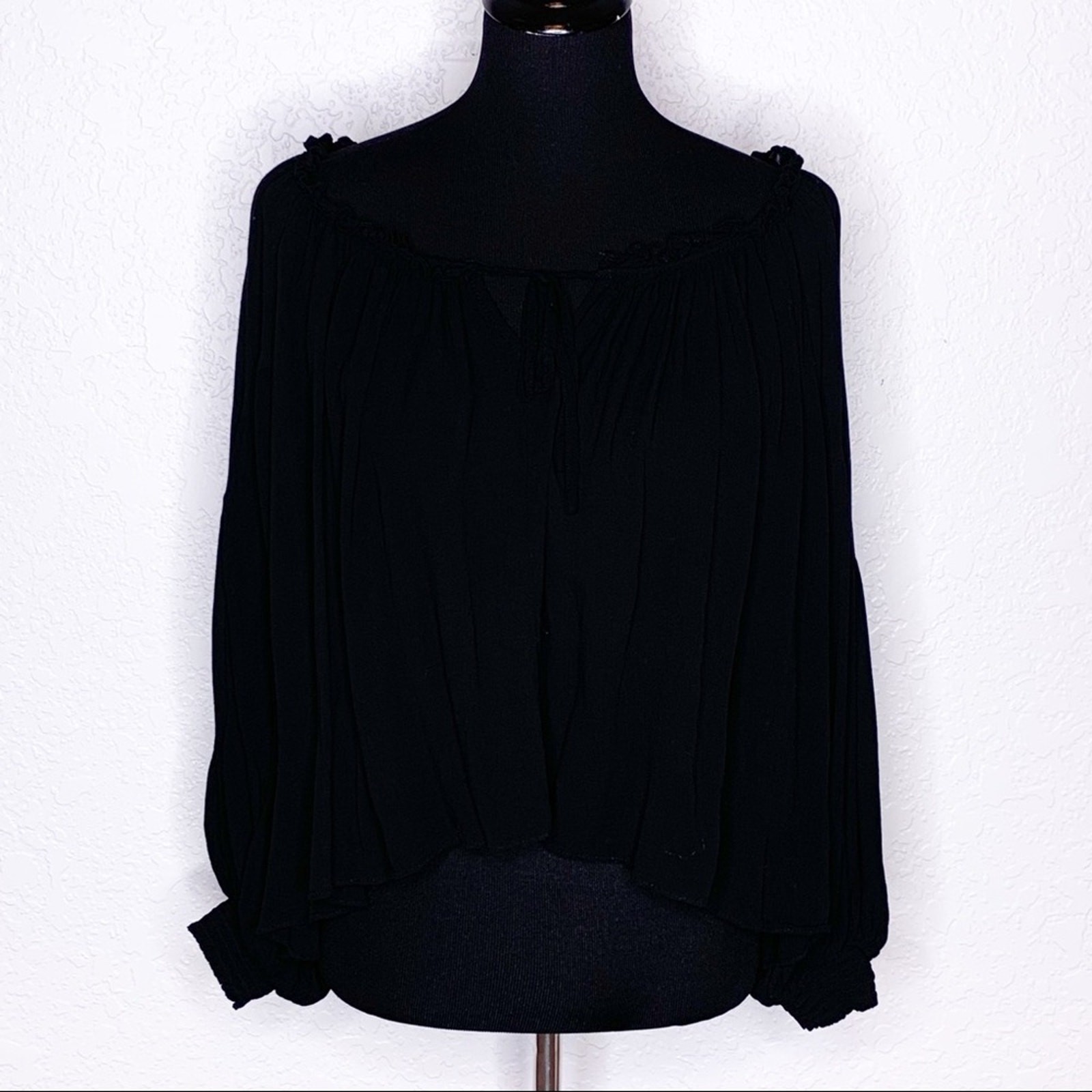 Talulah black peasant style ruffle trim long sleeve blouse size Medium