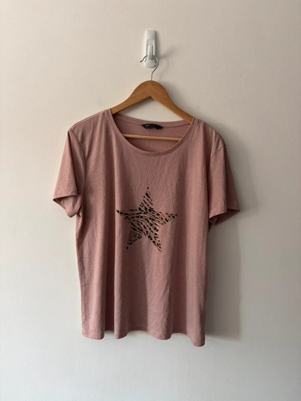 Women’s M&S Pink Leopard Print Star Short Sleeve Top – Size 14