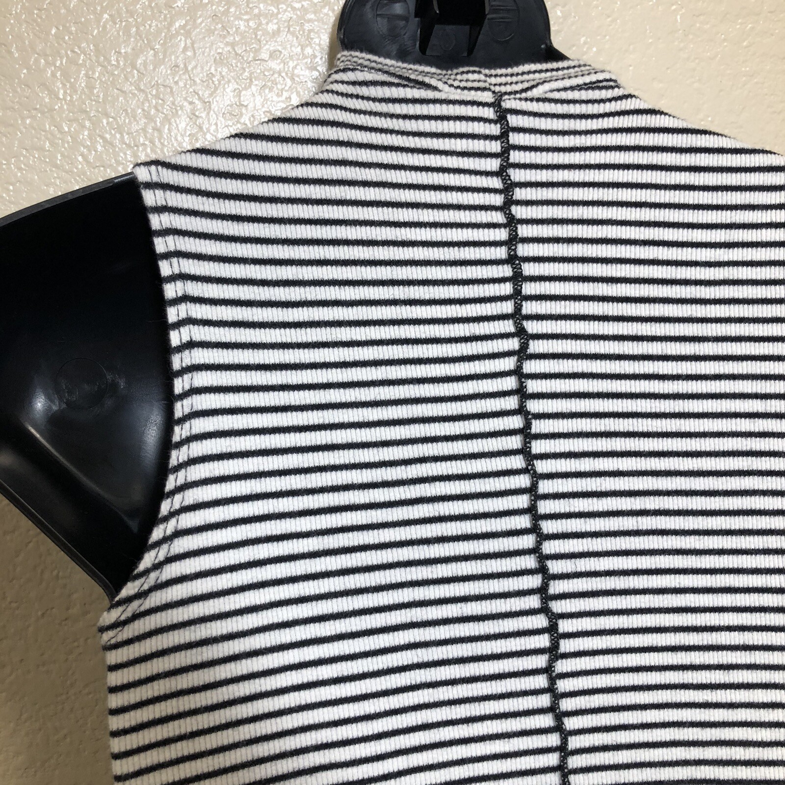 H.I.P. Fitted Striped Sleeveless Top / Junior’s Medium / White & Black