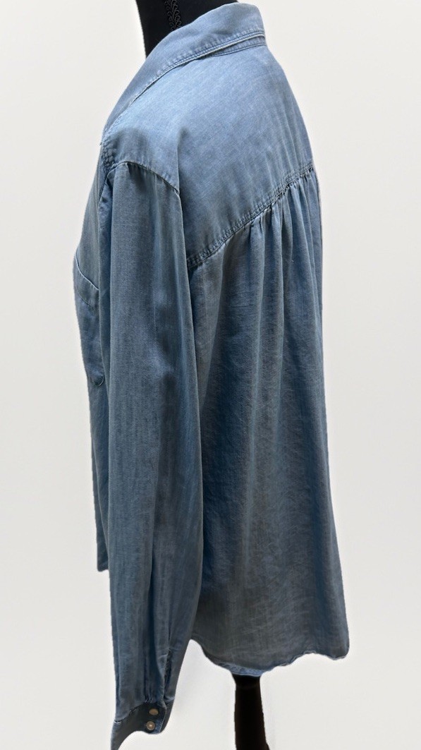 LOFT Light Wash Chambray Lyocell Button Front Shirt Womens L
