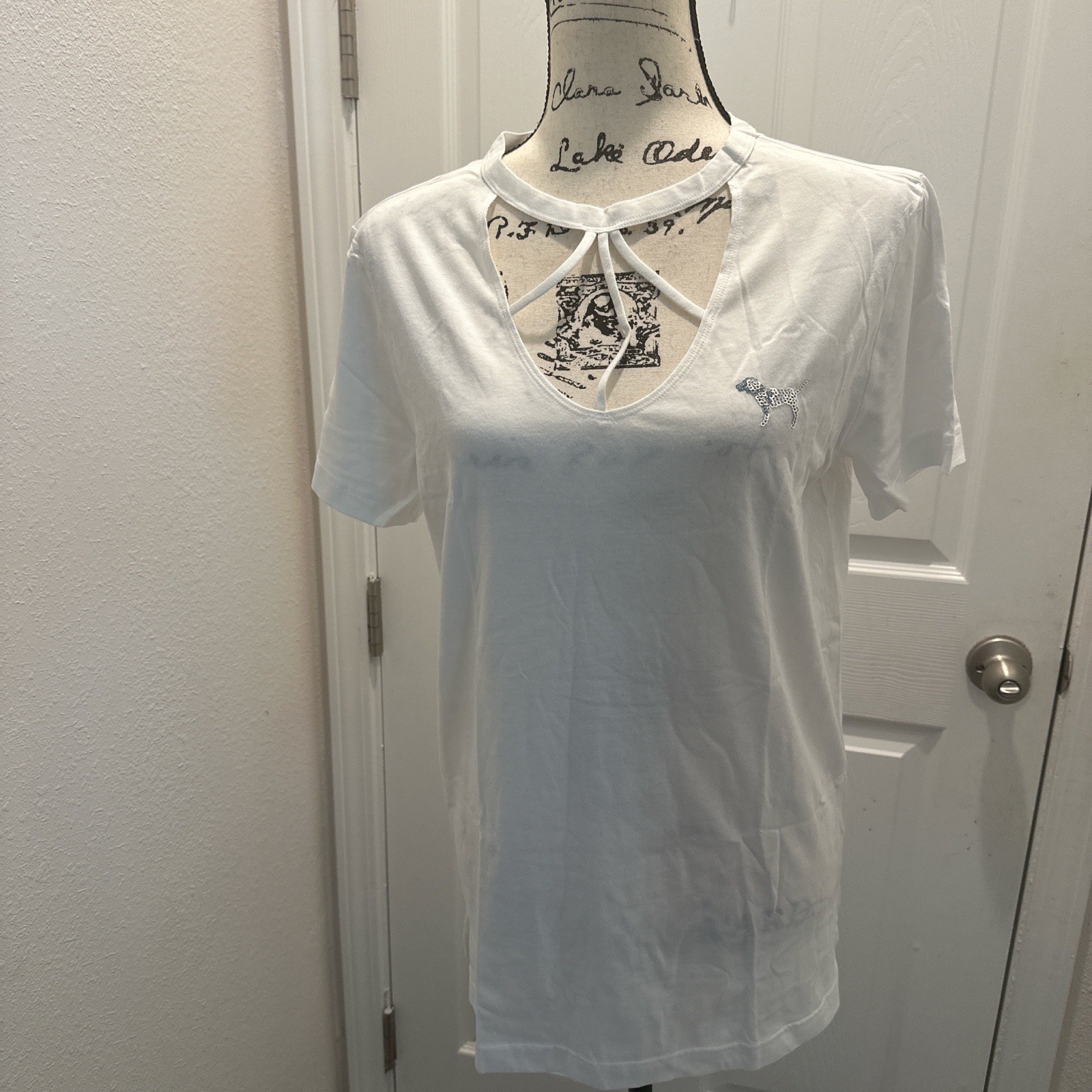 PINK Victoria’s Secret Sequin Design White T-Shirt Size XS NWOT Women’s