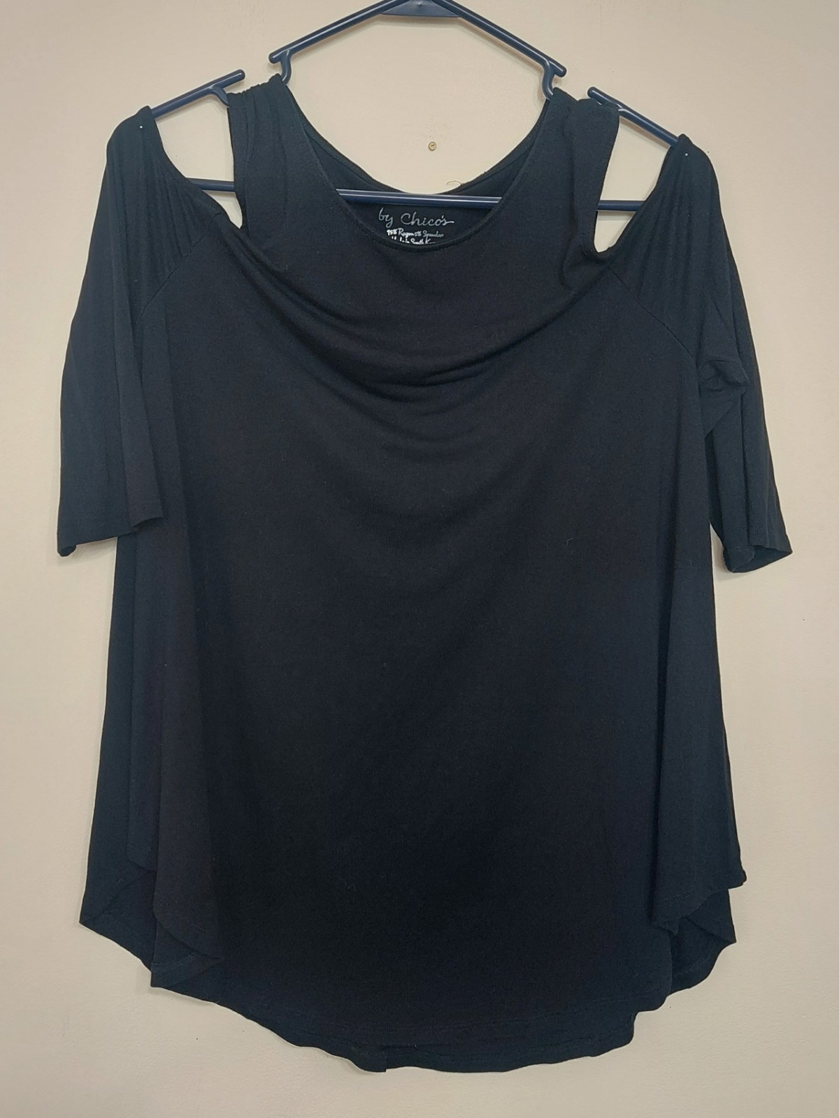 8 05 Chico’s Size 1 Black Cold Shoulder Drape Neck Top Women’s 3/4 Sleeve