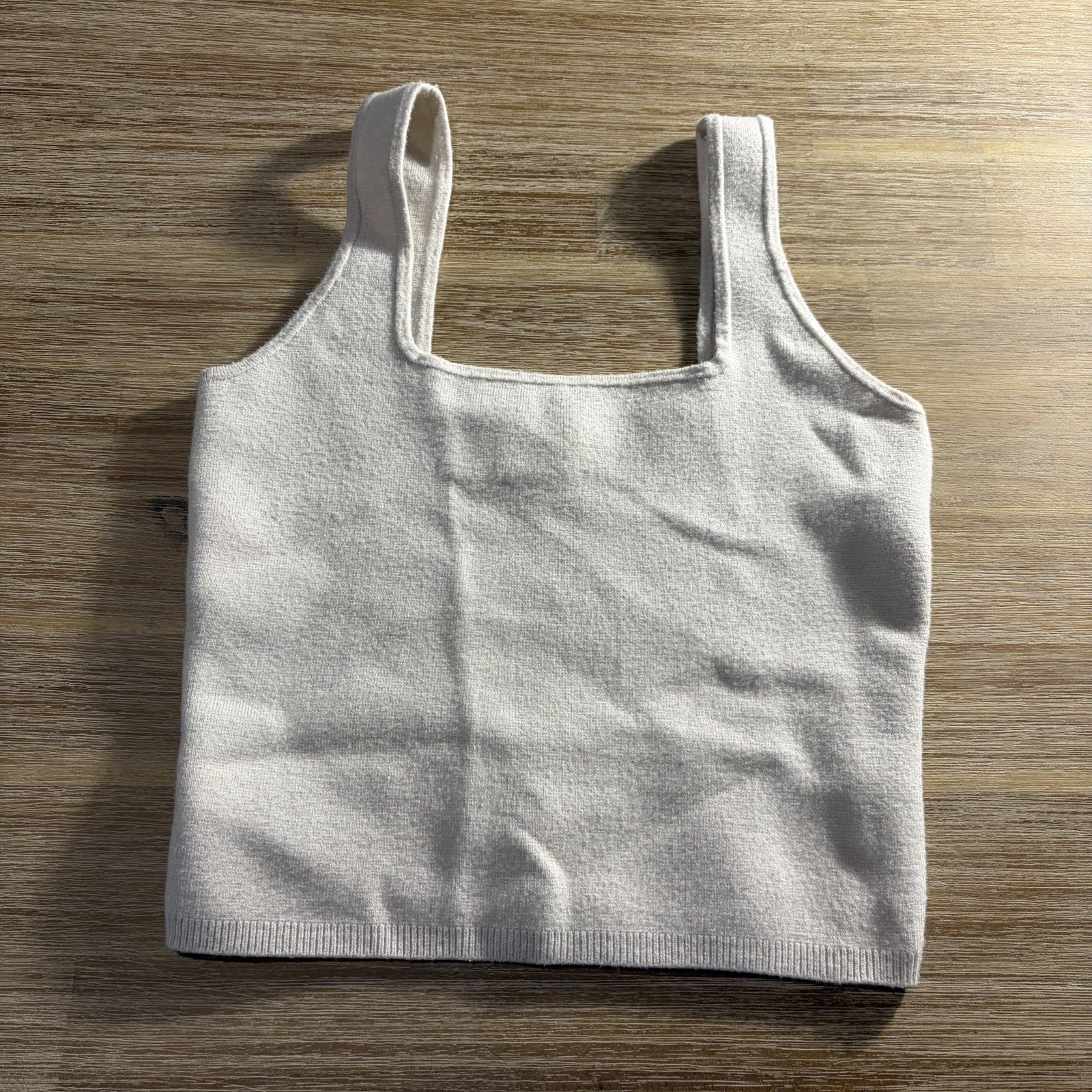Abercrombie & Fitch Soft AF Cropped Tank featuring a square neckline Size Medium