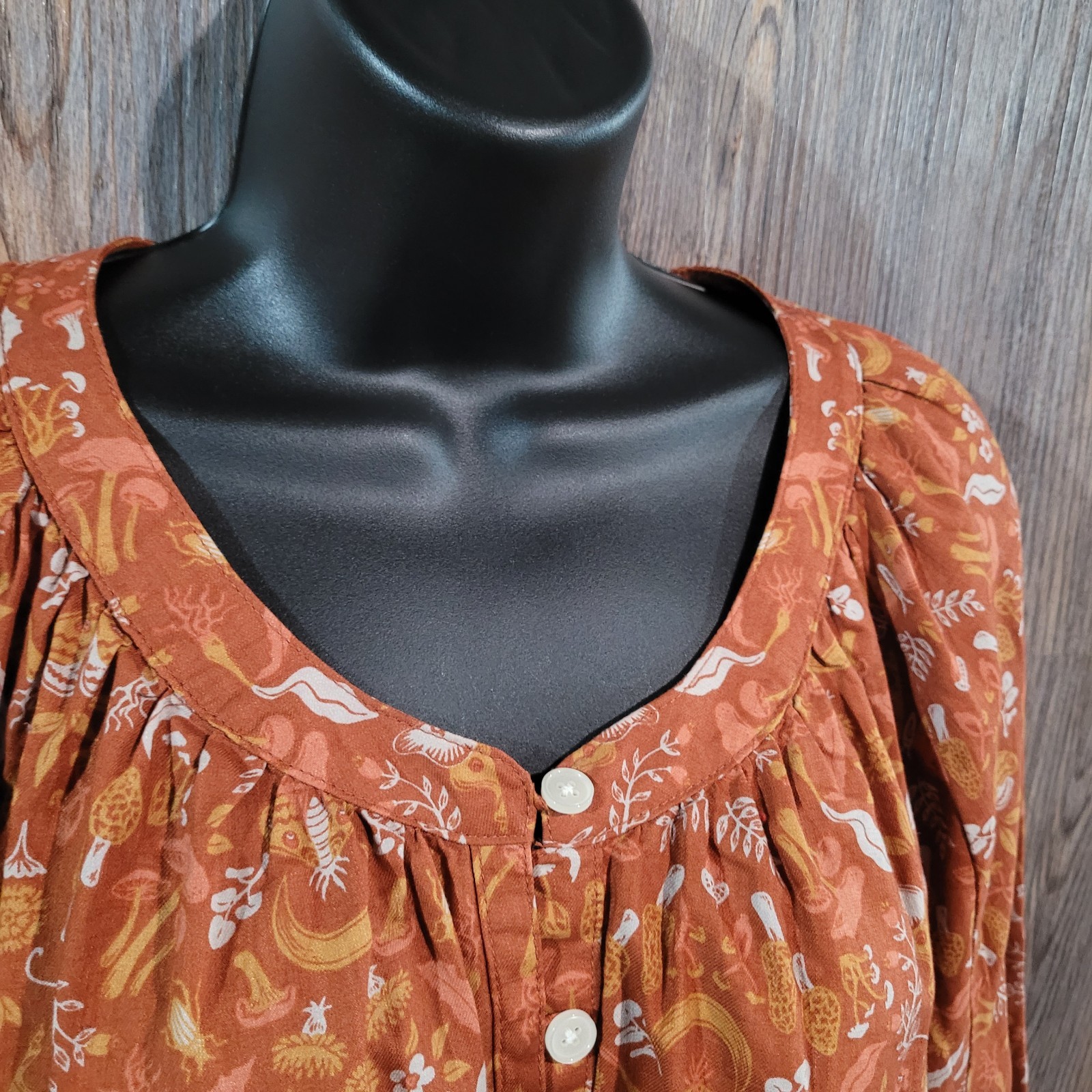 Duluth Trading Button Front Blouse XXL Orange Moth Mushroom Whimsical Gardening