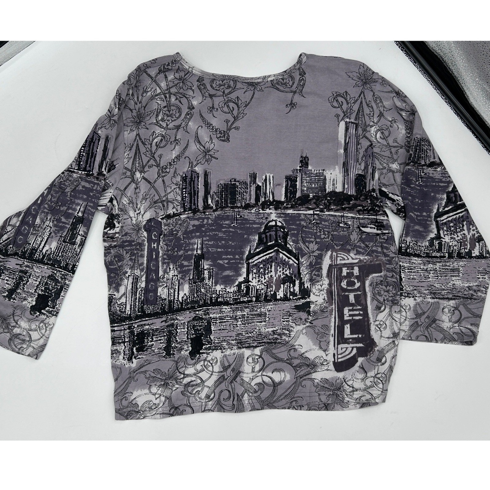 Jane Ashley Chicago Skyline Graphic Top Gray Rhinestone Large Urban Chic