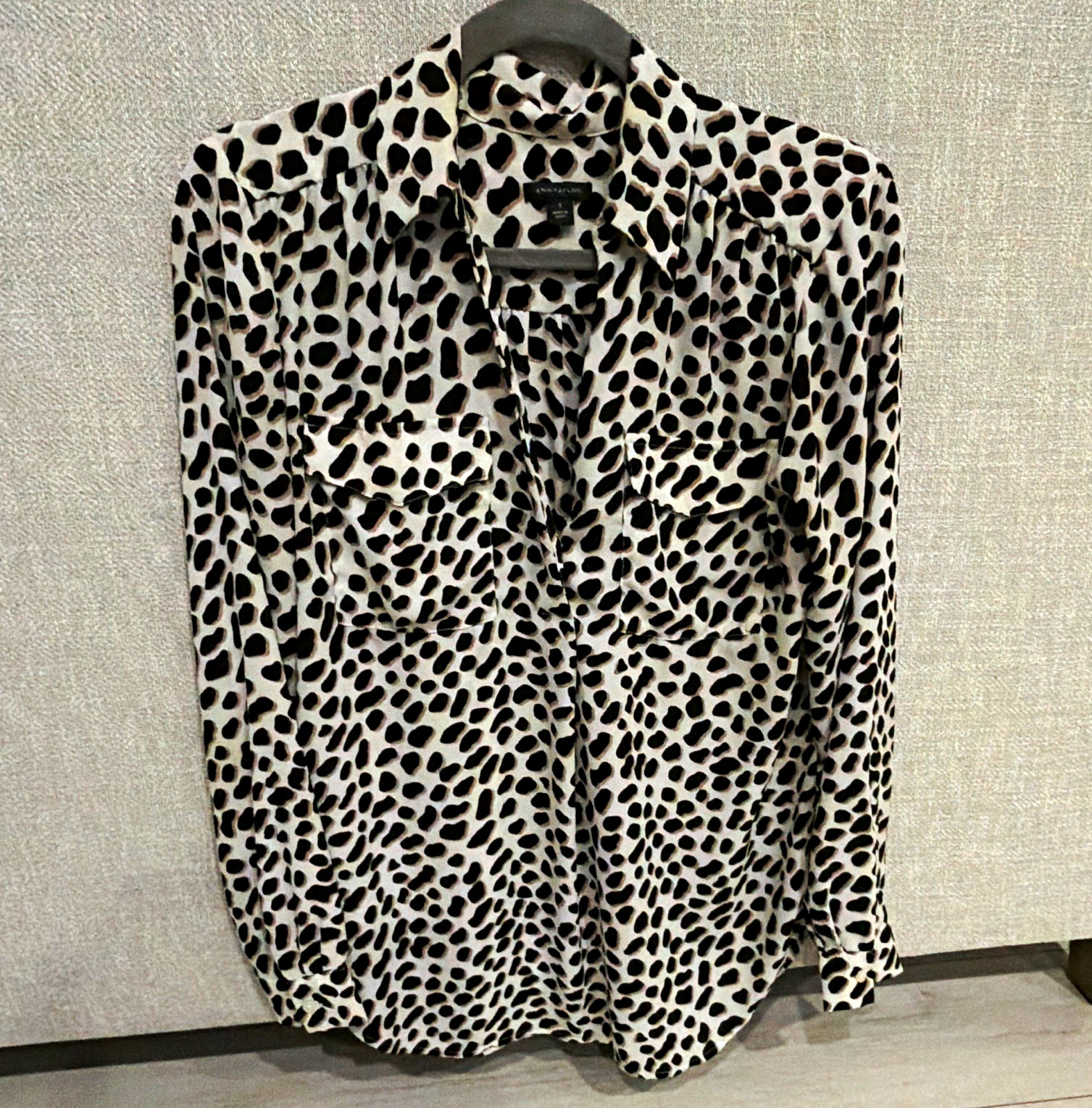 Ann Taylor Women’s Black White Leopard Collared Button-Up Blouse S Regular