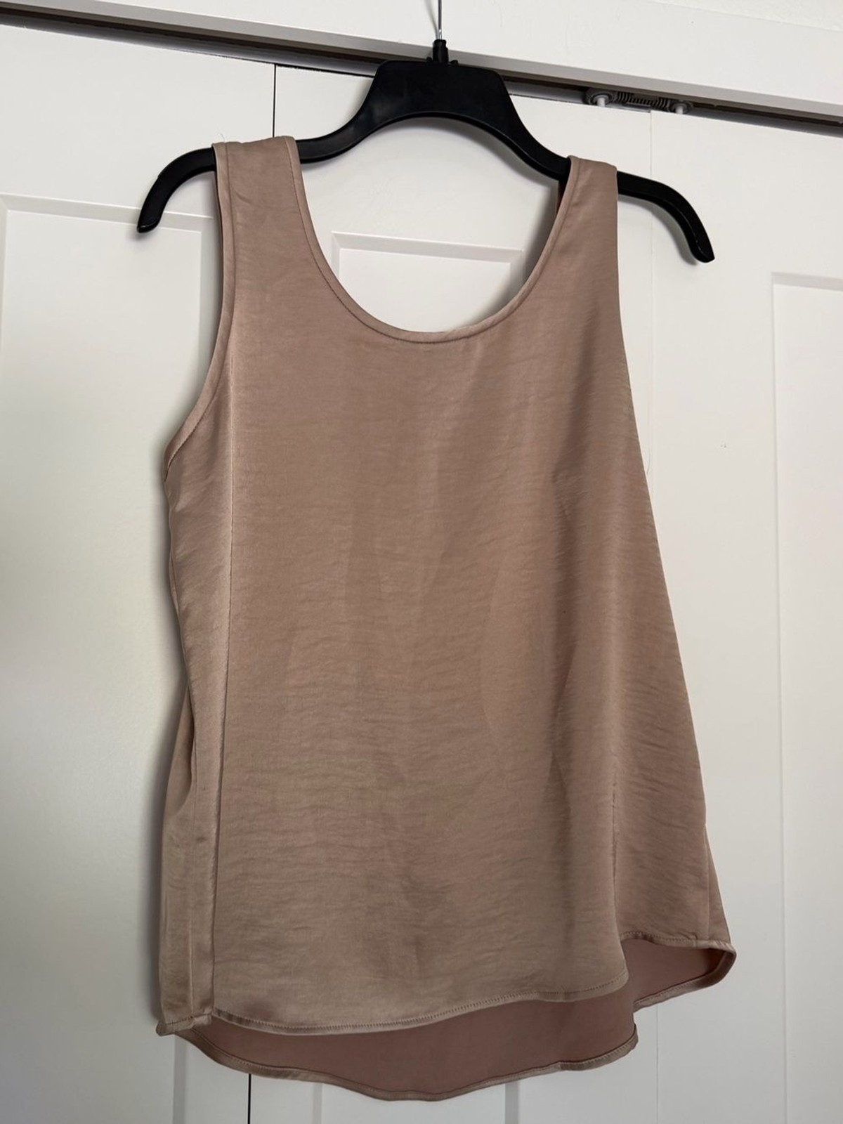 Banana Republic Women’s Sleeveless Scoop Neck Layered Tank Top – Nude