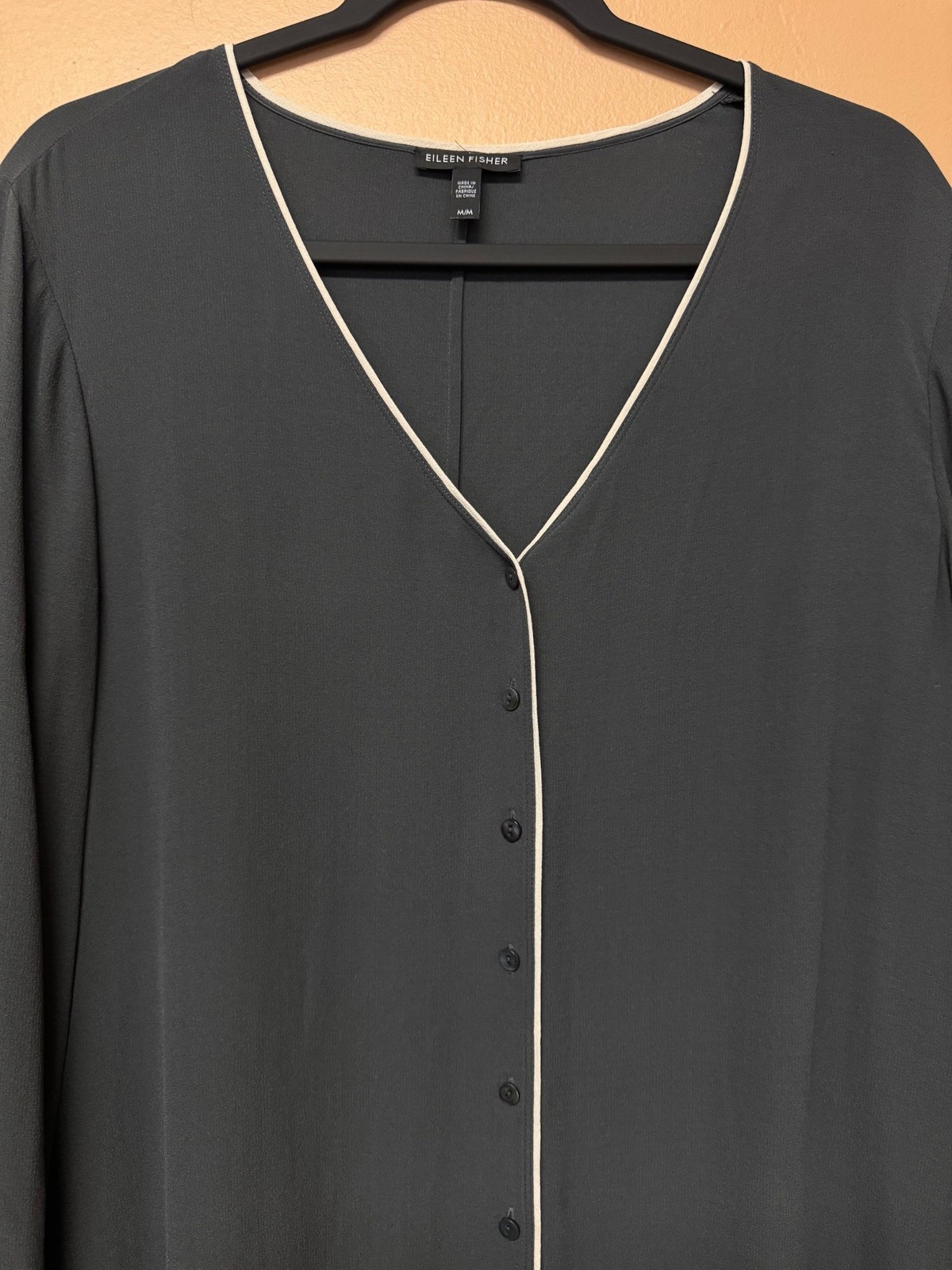 Eileen Fisher 100% Silk Blouse M Gray White Trim Button Front Long Sleeve Top
