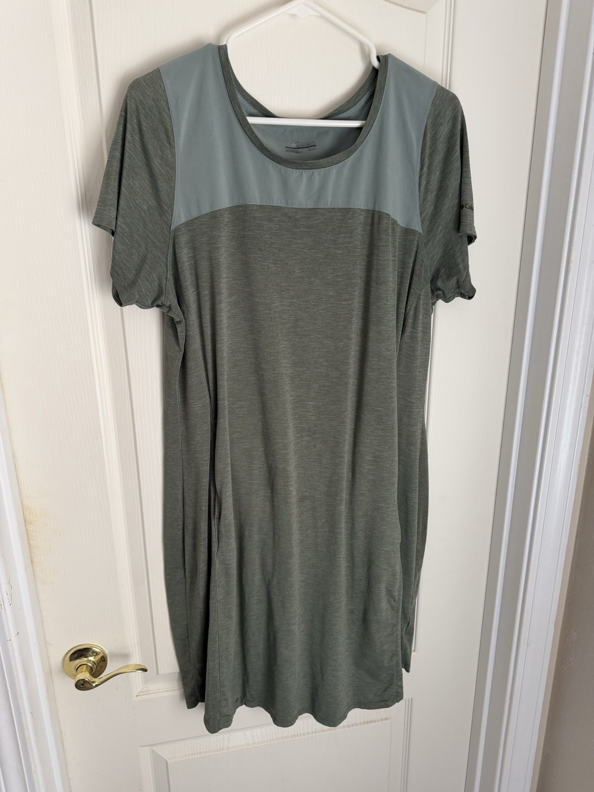 Columbia Gray/Blue Colorblock Crew Neck Short Sleeve Knit T-Shirt Size XL