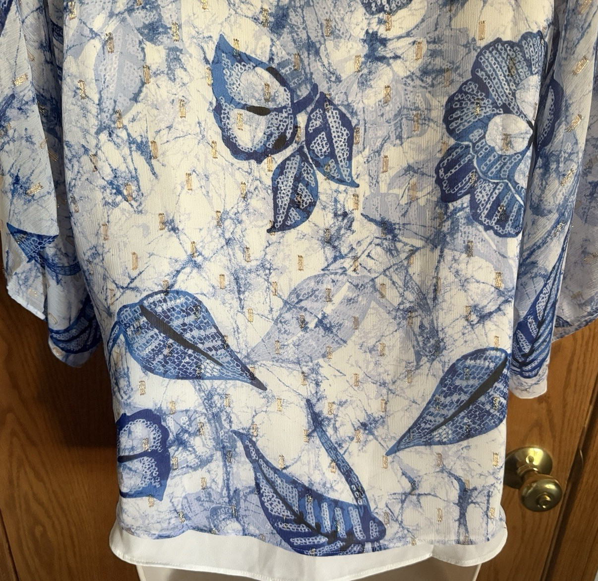 White House Black Market Top Blue White Gold 3/4 Sleeves V-Neck Women’s Size Med