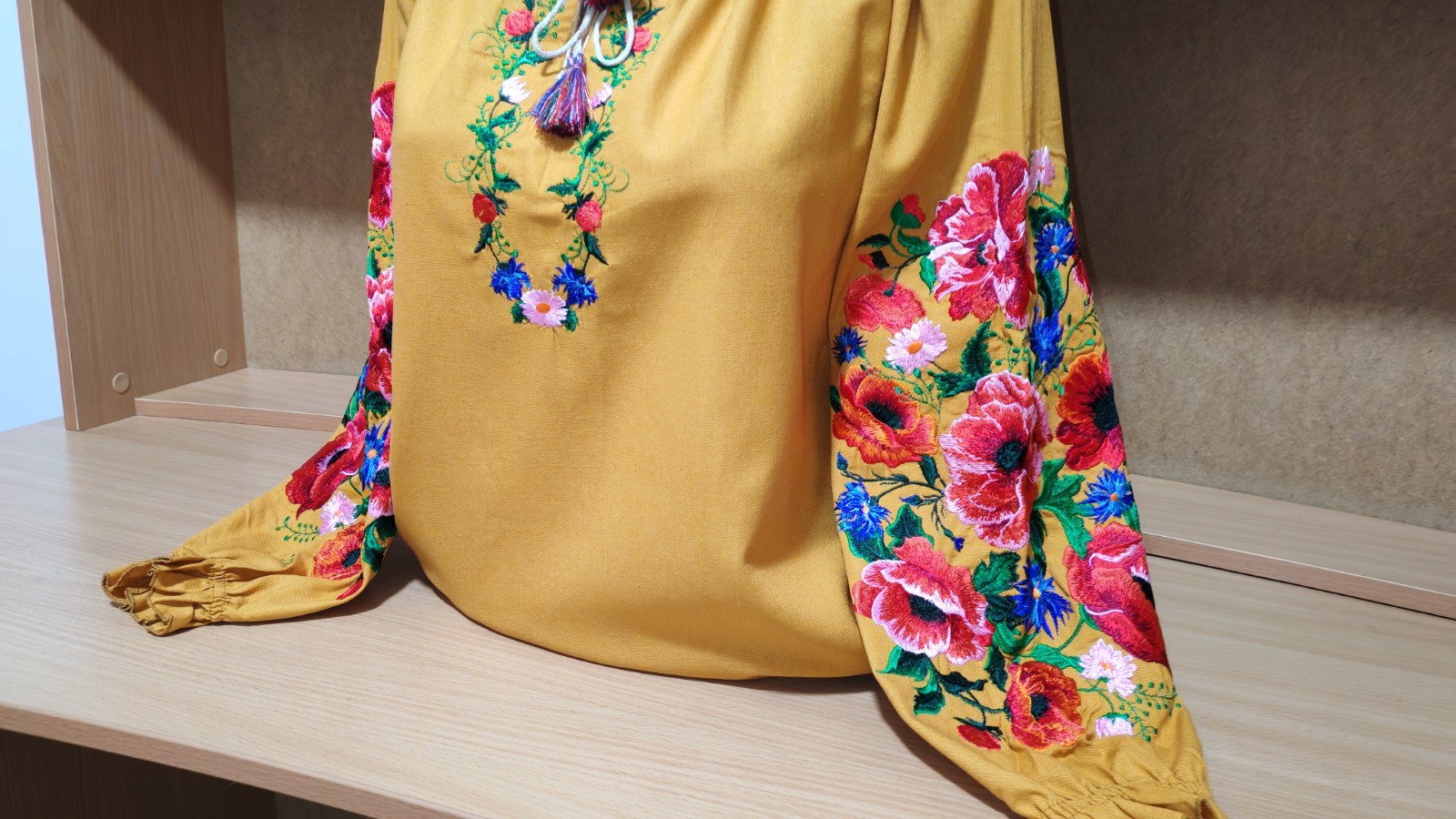 M Ukrainian Embroidered Blouse Boho Style women Sorochka Vyshyvanka Shirt