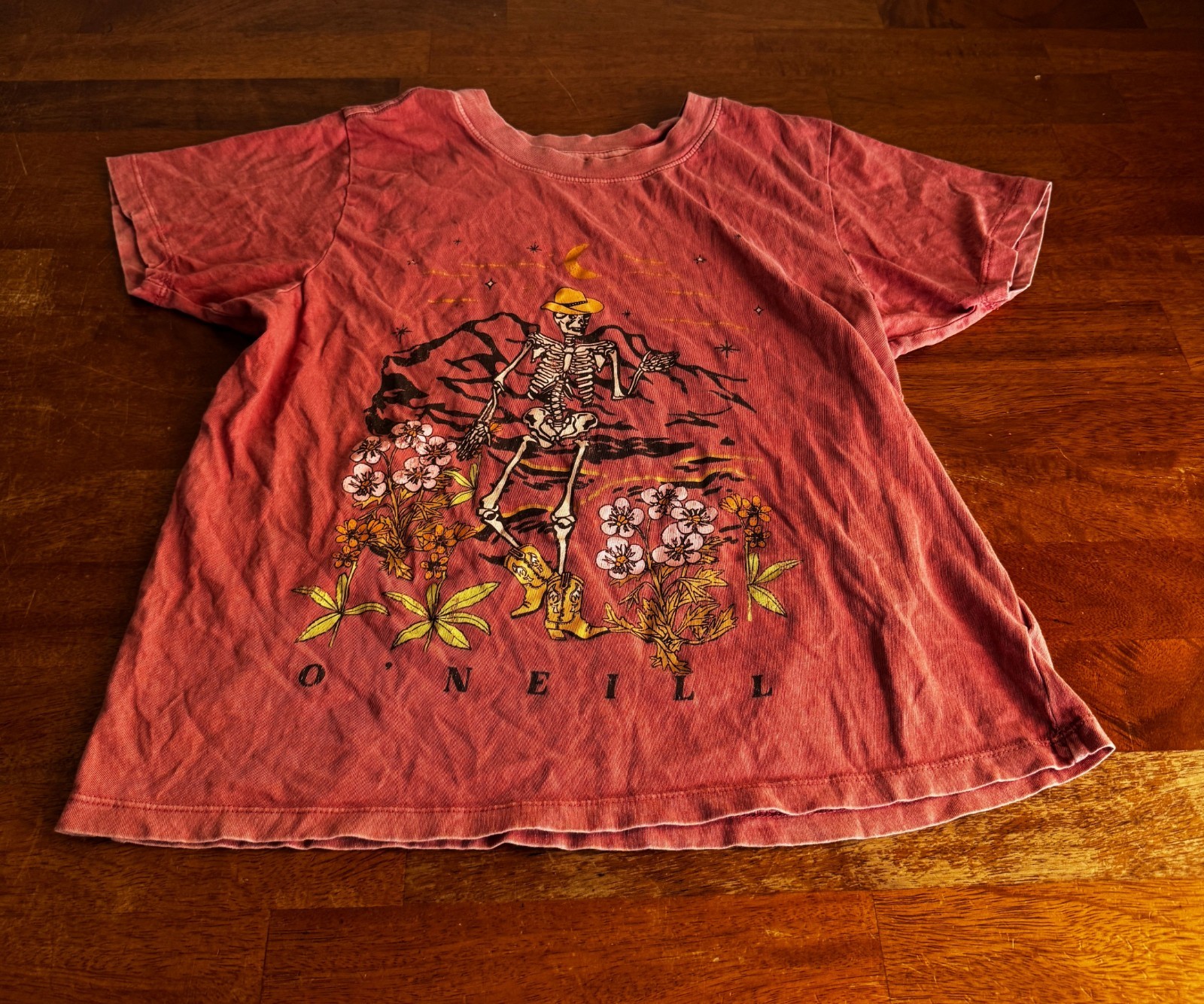O’Neill women’s t shirt size small coral color with skeleton graphic surfer tee