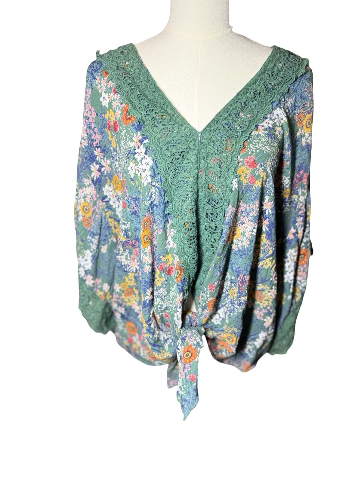 Bunulu 2X Floral Tie Front Blouse Green Crochet Lace Boho Cottagecore Rayon