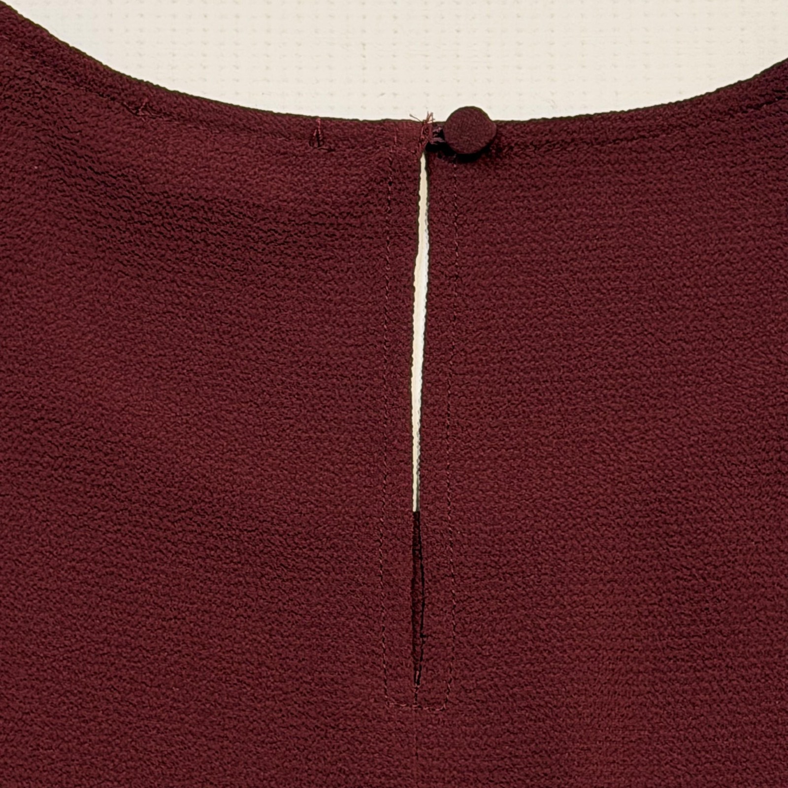 Vince Camuto Blouse Womens Medium Cabernet Textured Long Sleeve Tie Cuff Top NEW