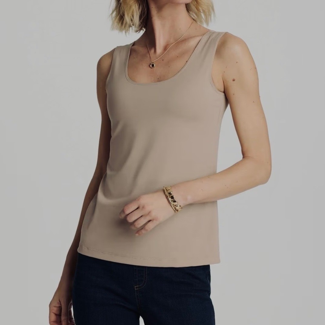 Chico’s Scoop Neck Sleeveless Microfiber Tank, Soft Latte, Large (12/14), Travel
