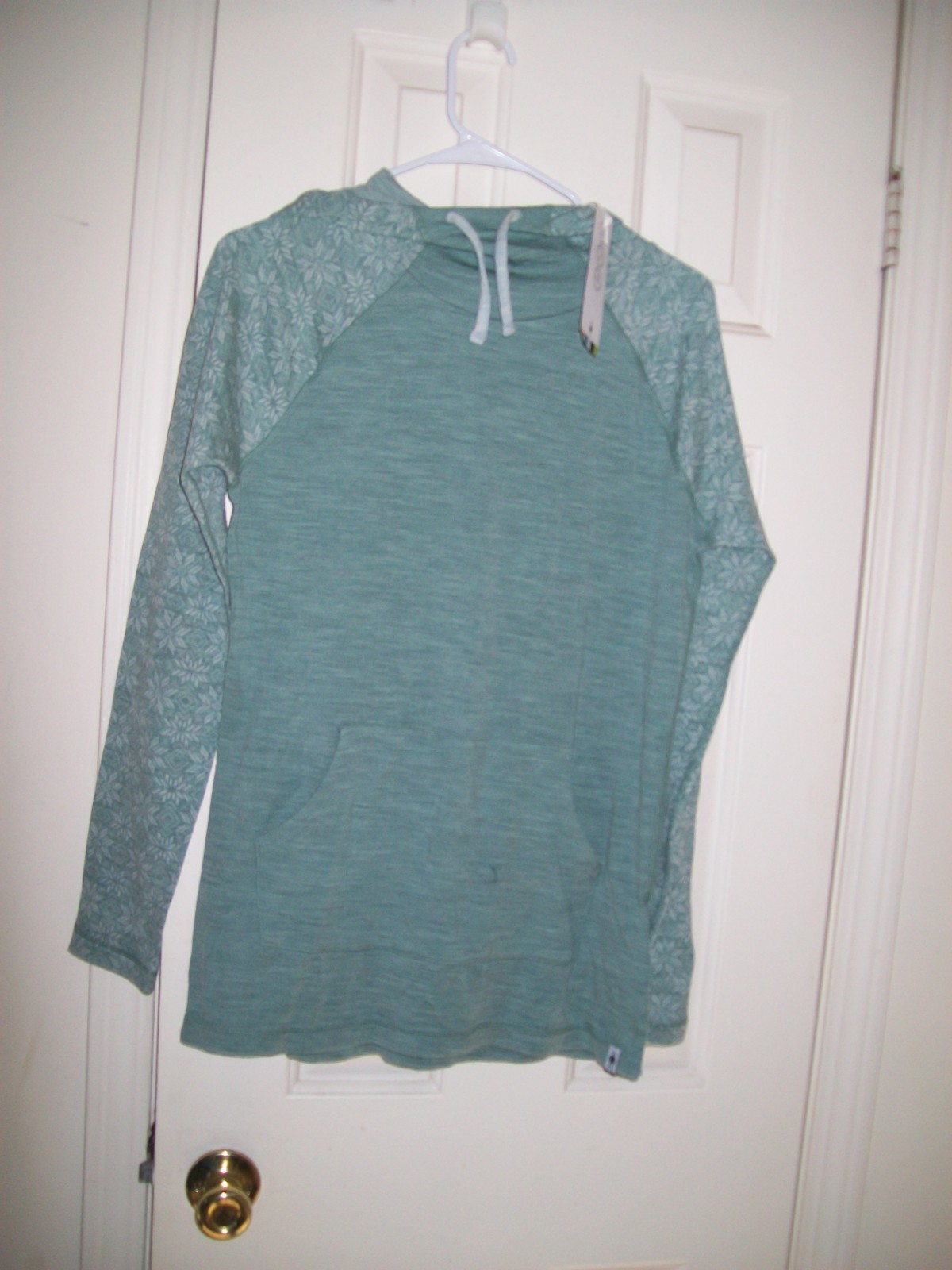 Women’s Size M Green Merino Wool Top with Hood New by Smartwool